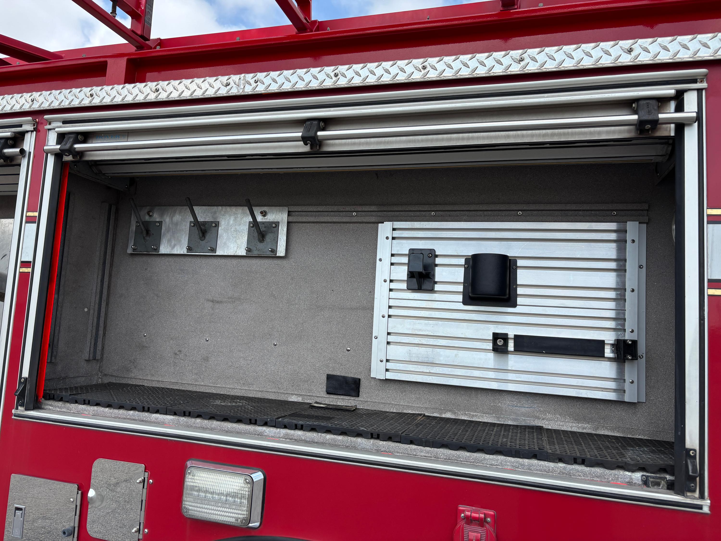 2001 Pierce Pumper - image 25