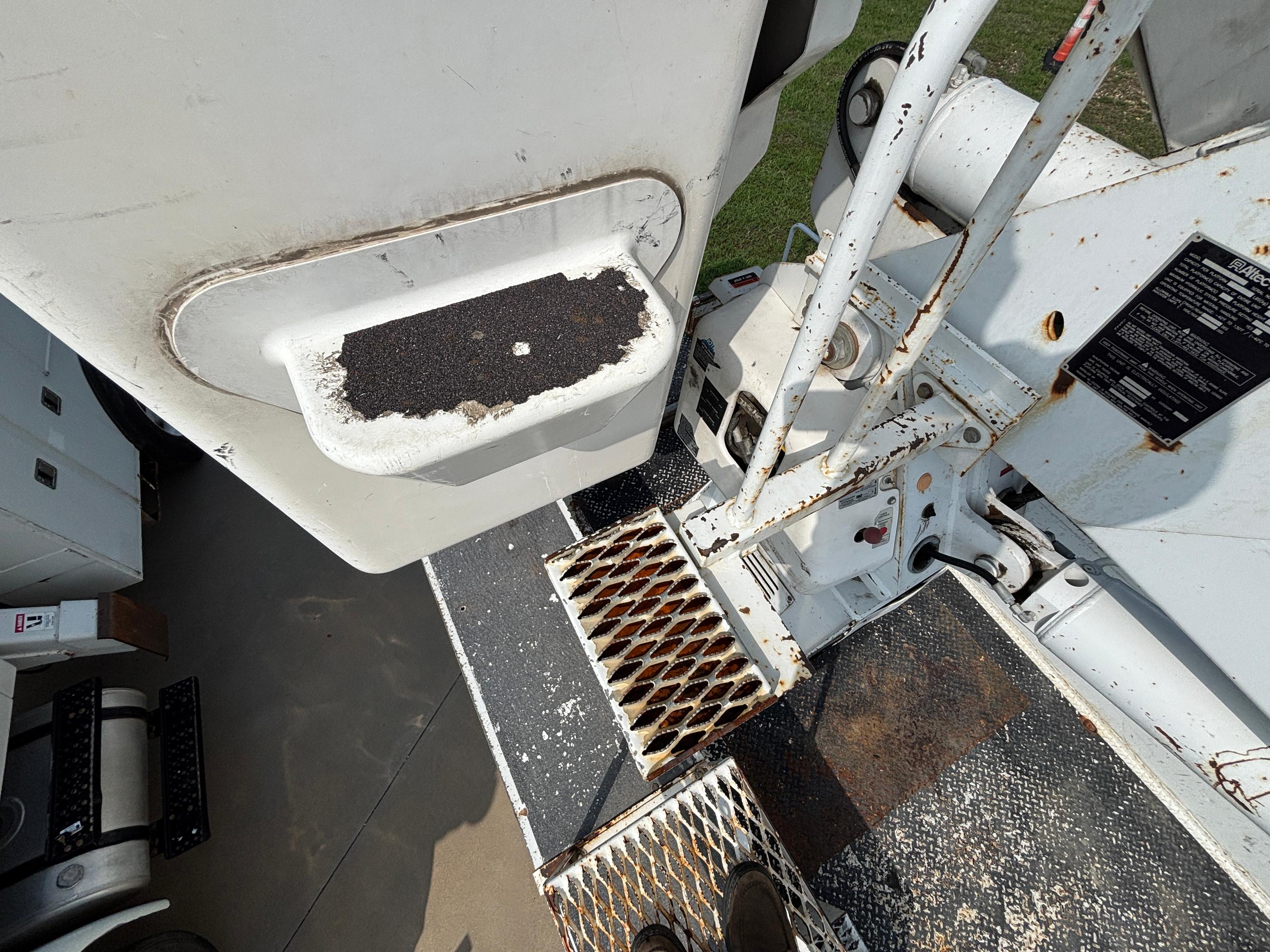 2015 Freightliner M2106 Bucket - image 31
