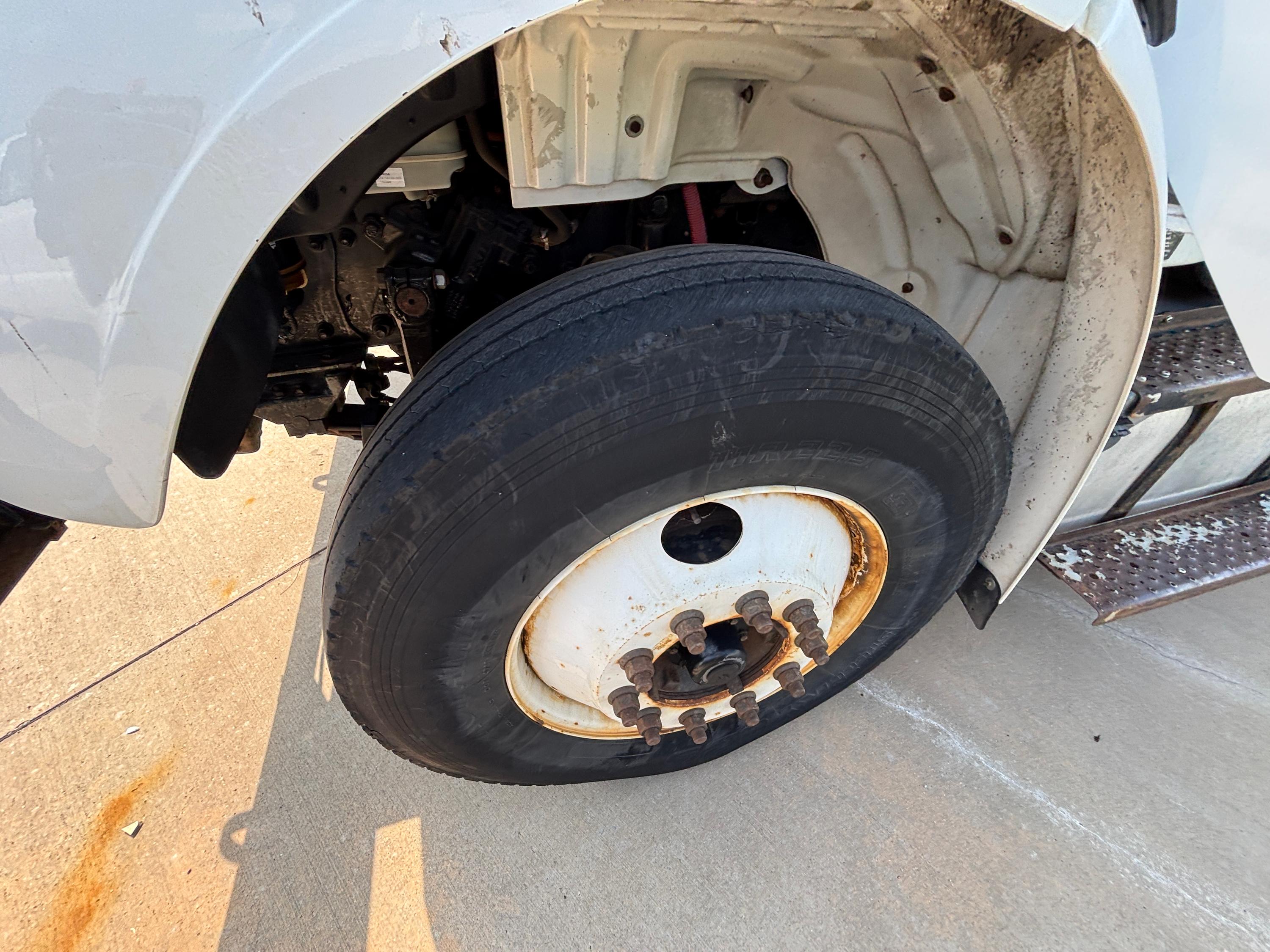 2015 Freightliner M2106 Bucket - image 41