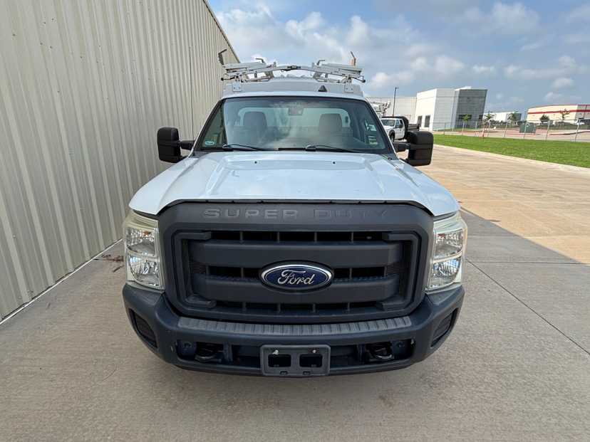 2013 Ford F-350 Utility — photo 6