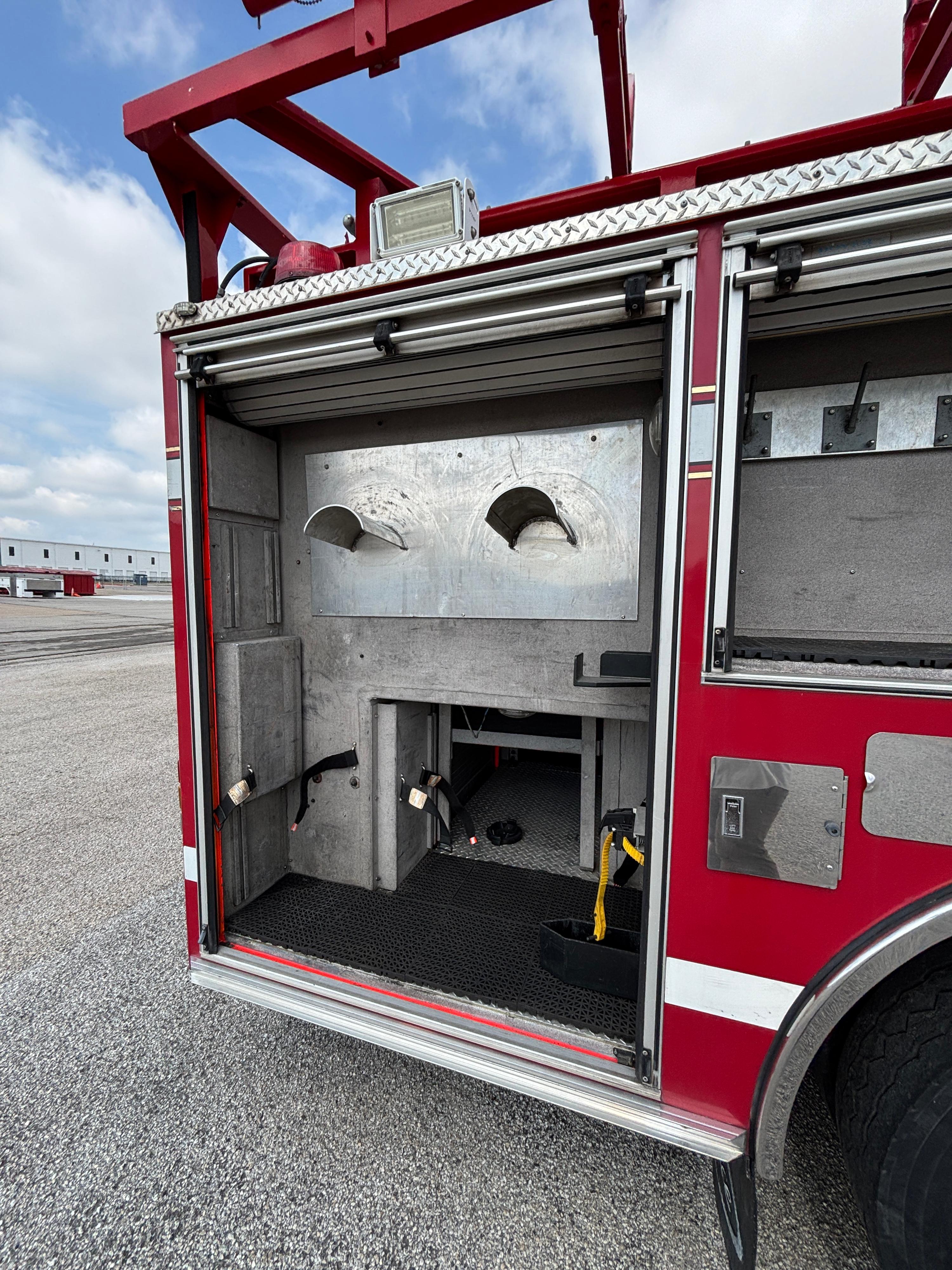2001 Pierce Pumper - image 26