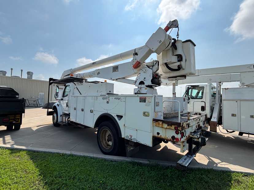 2015 Freightliner M2106 Bucket — photo 2