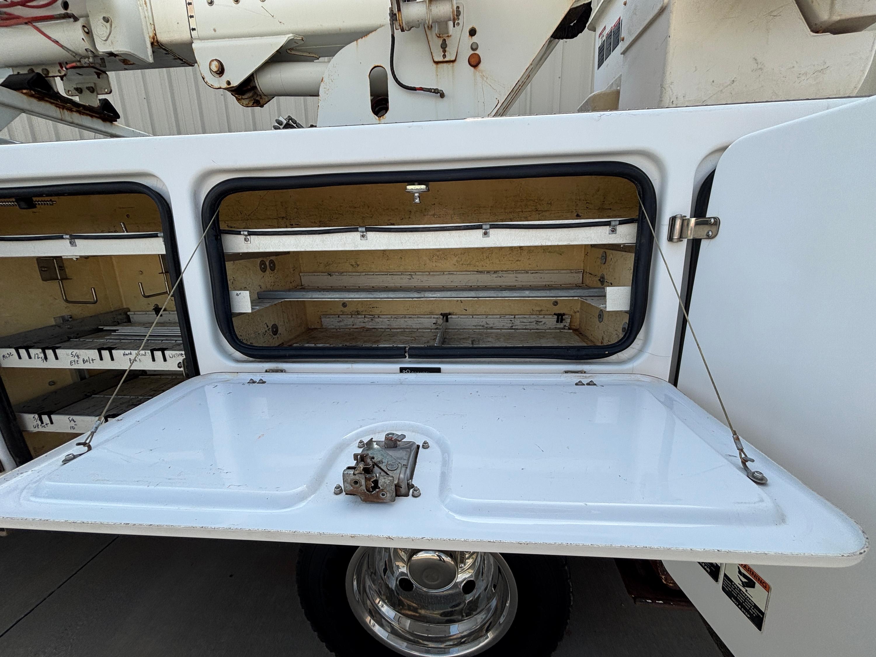 2008 Ford F550 Bucket - image 17