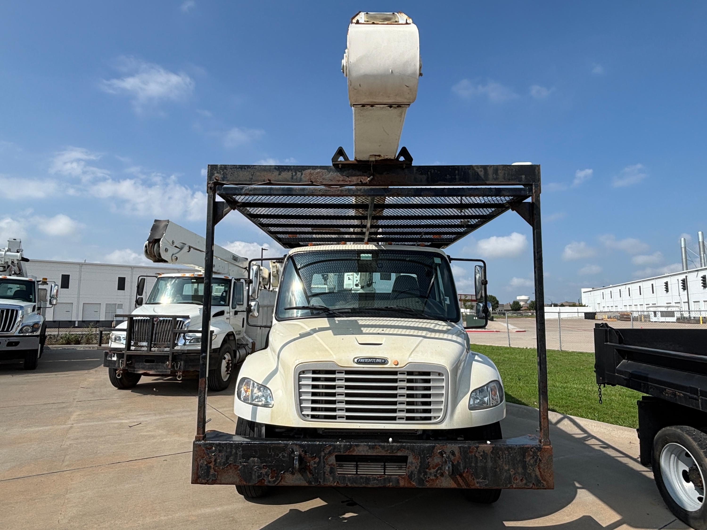 2015 Freightliner M2106 Bucket - image 6