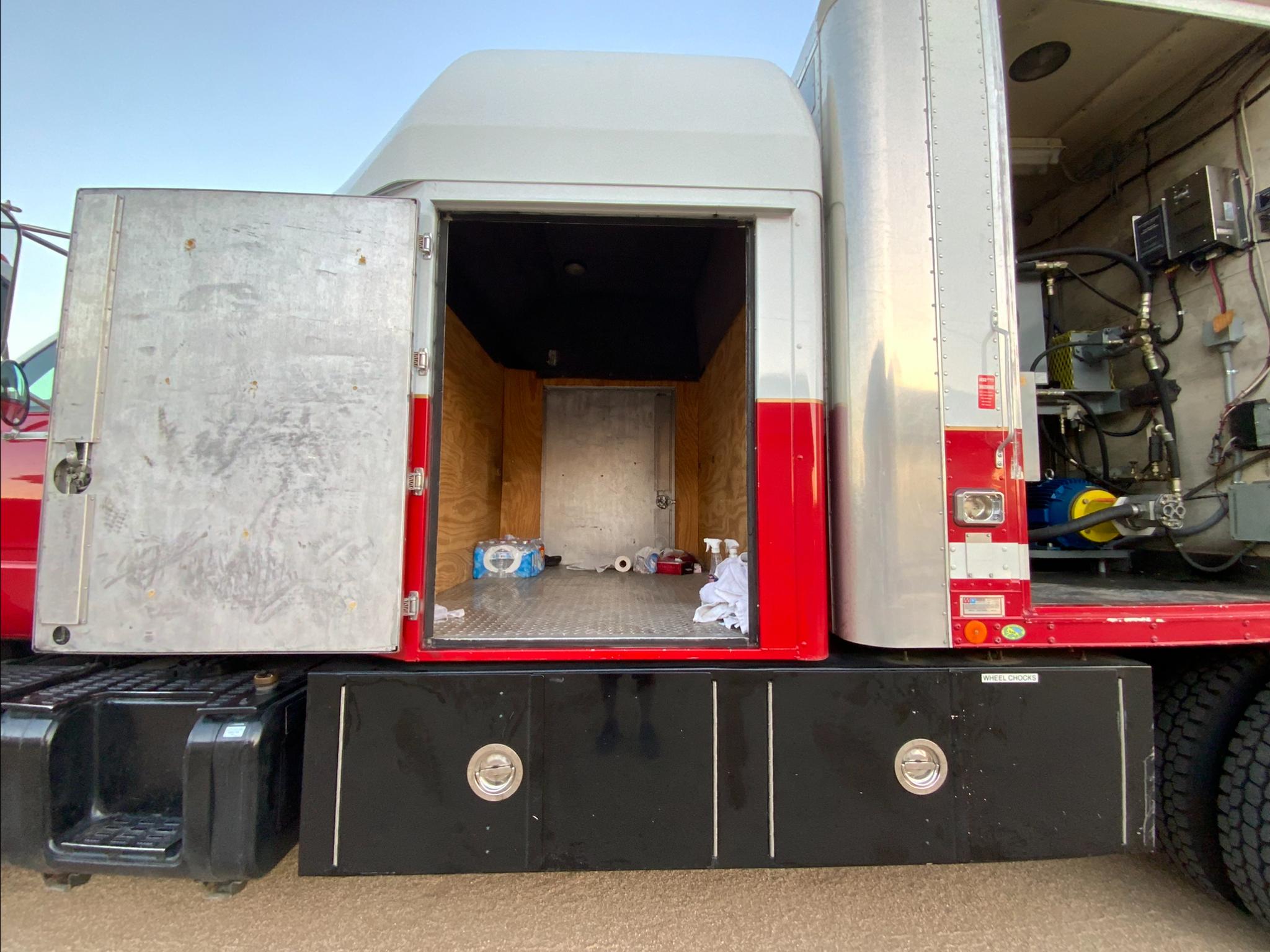 1999 Chevrolet C7H042 SCBA Air Support Truck C7500 Conventional Cab - image 4