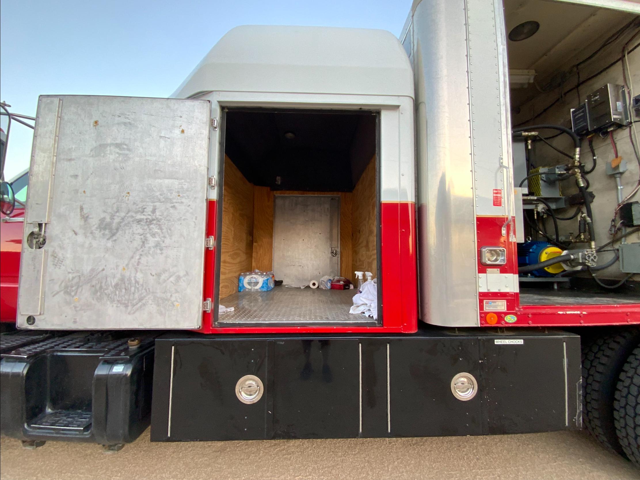 1999 Chevrolet C7H042 SCBA Air Support Truck C7500 Conventional Cab - image 4