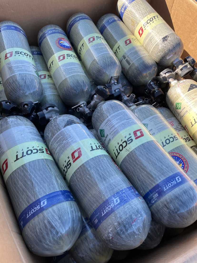 Scott Safety 4500psi 45min SEL Cylinders Mfr 2016 — photo 2