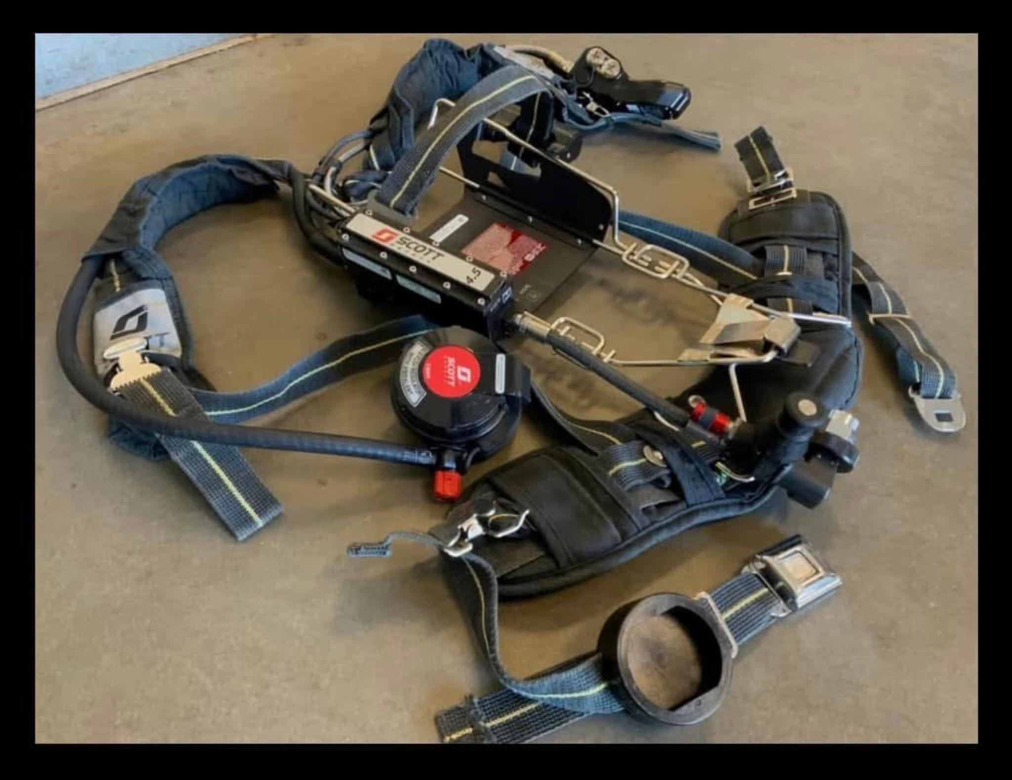 Scott 4.5 Wire Frame Air Pak SCBA - image 2