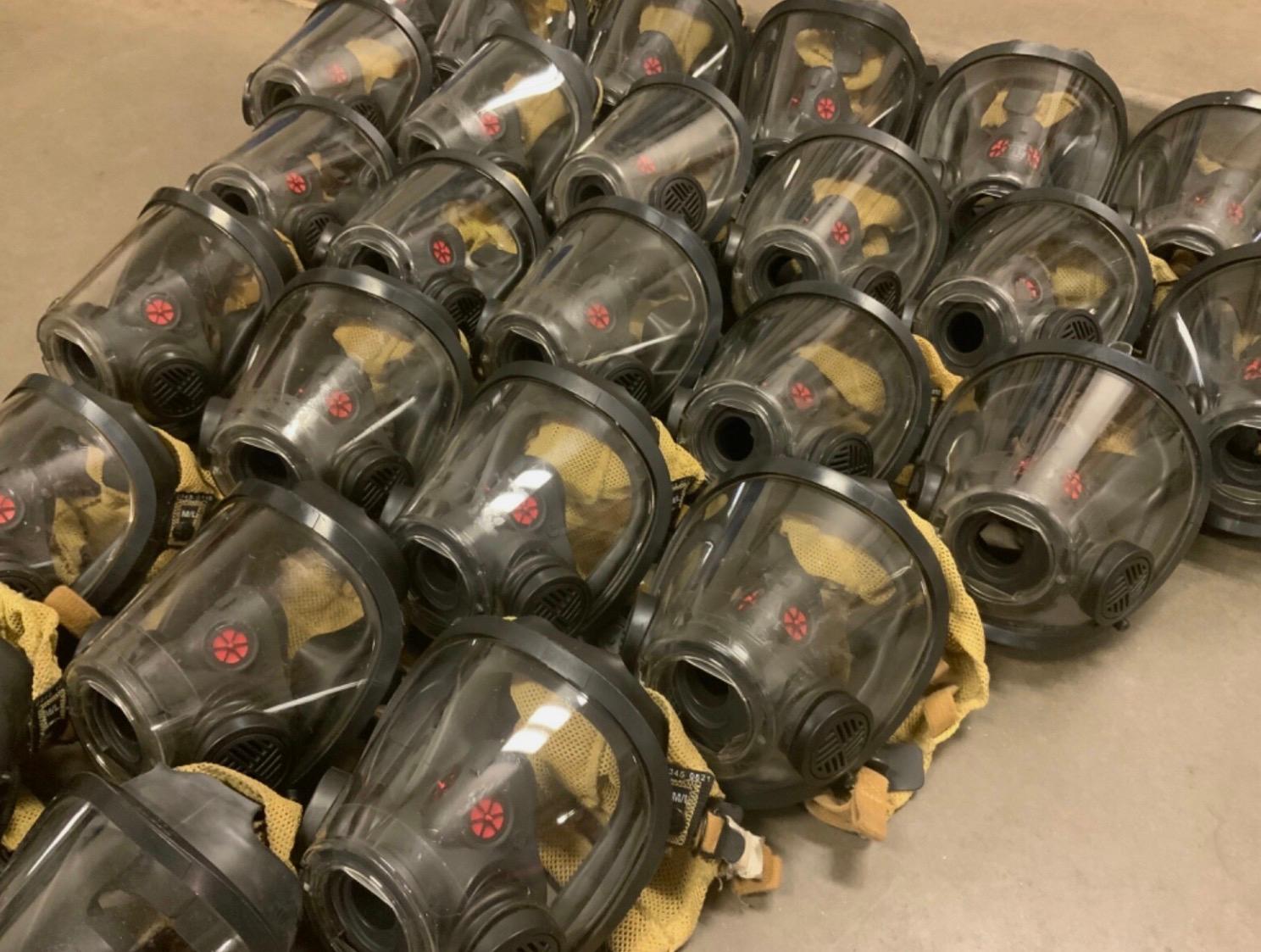 SCOTT AV-3000 HT SCBA MASK Size Medium - image 2