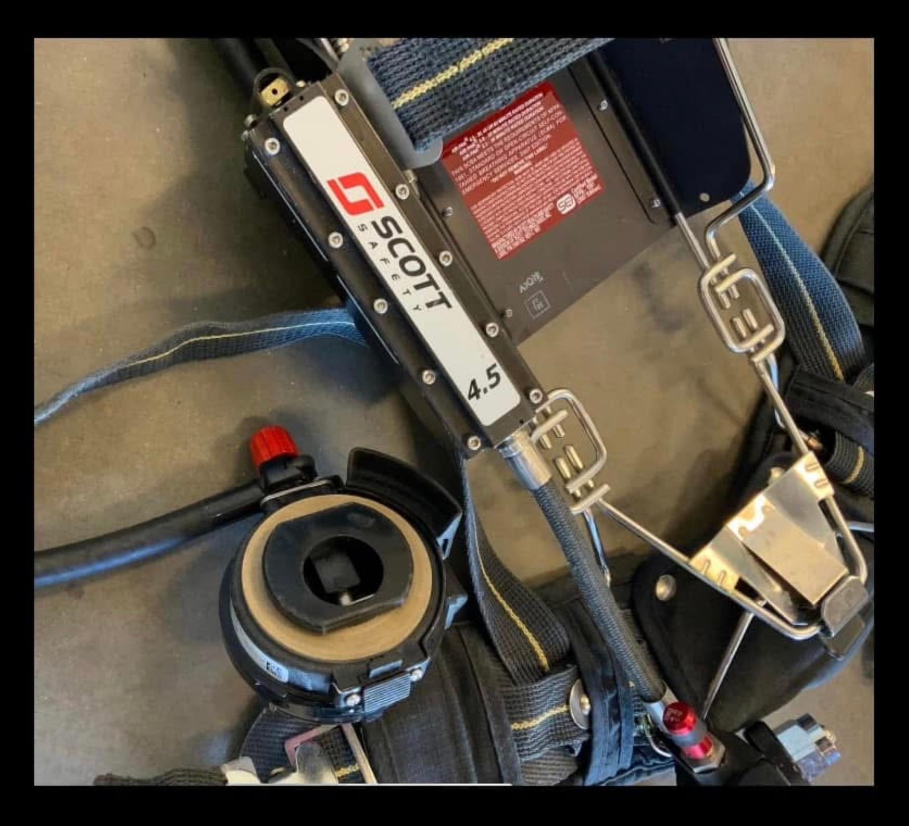 Scott 4.5 Wire Frame Air Pak SCBA - image 3