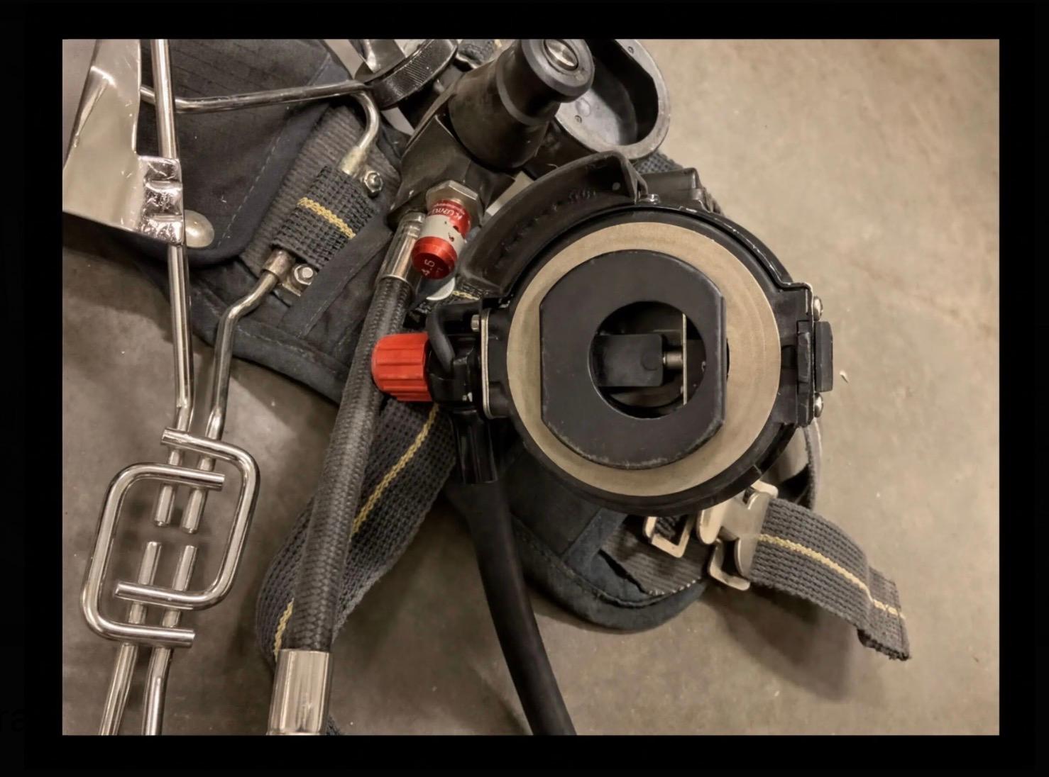Scott 4.5 Wire Frame Air Pak SCBA - image 5