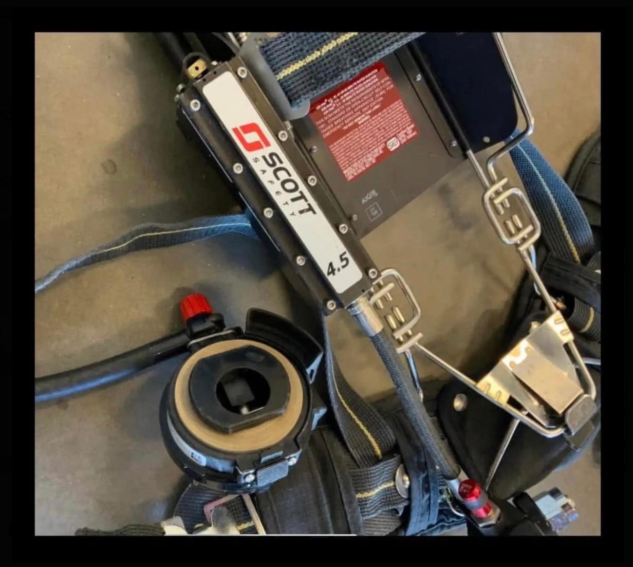 Scott 4.5 Wire Frame Air Pak SCBA - image 3