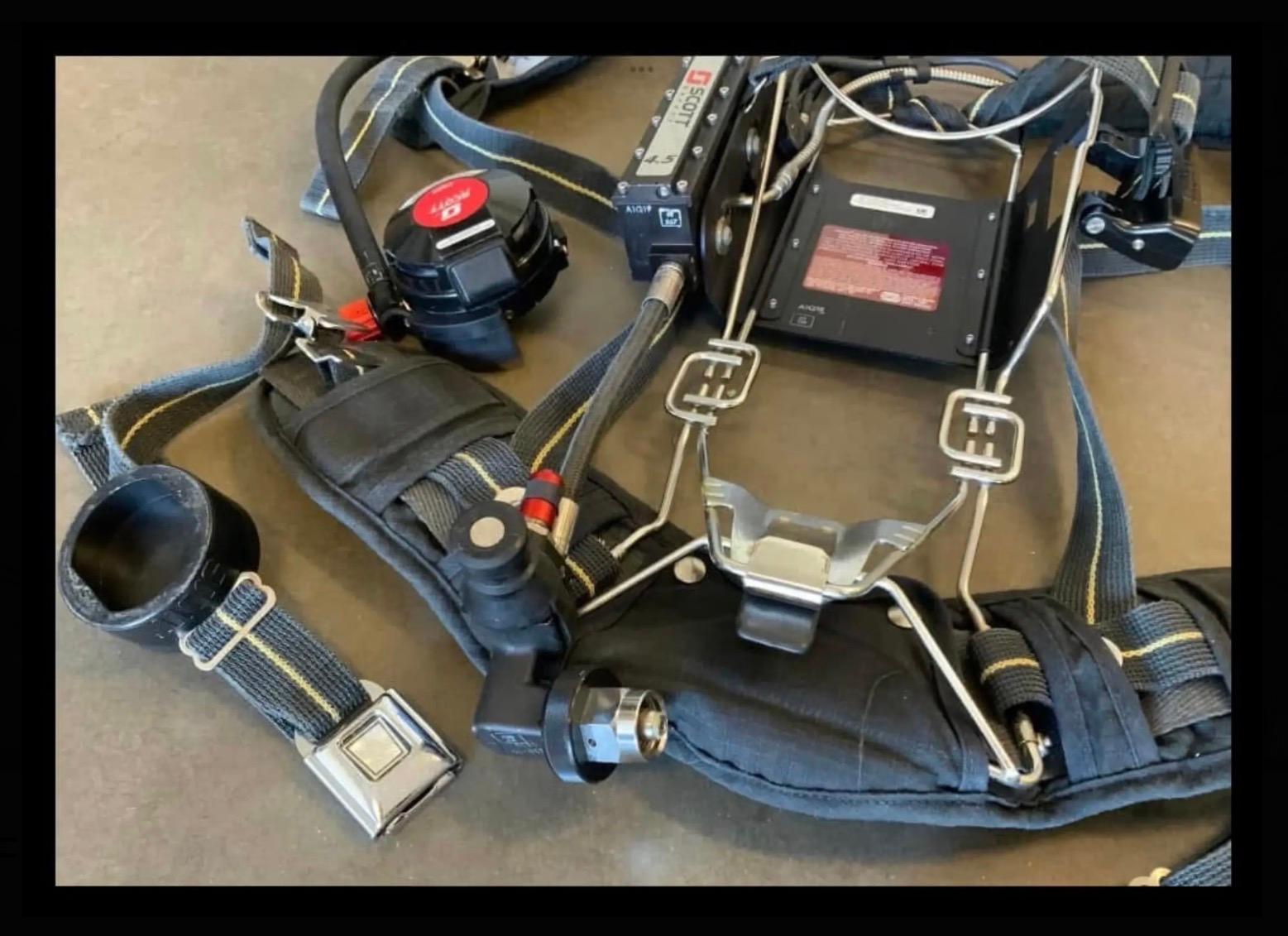 Scott 4.5 Wire Frame Air Pak SCBA - image 4
