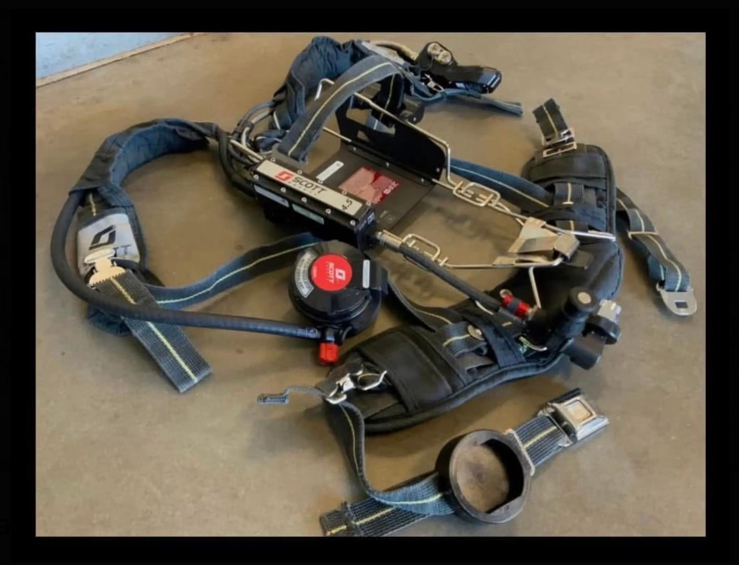 Scott 4.5 Wire Frame Air Pak SCBA - image 2
