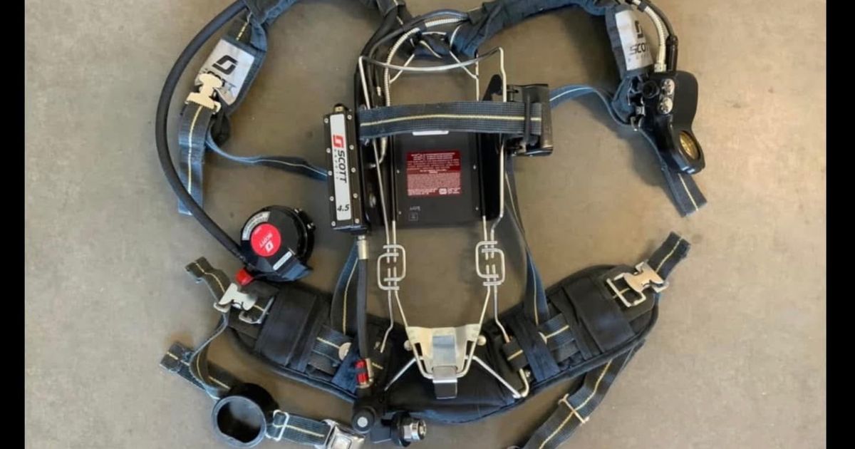 Scba Display Frame Scott 4.5 Wire Frame Air Pak SCBA - Emergency Vehicle for Sale | Garage