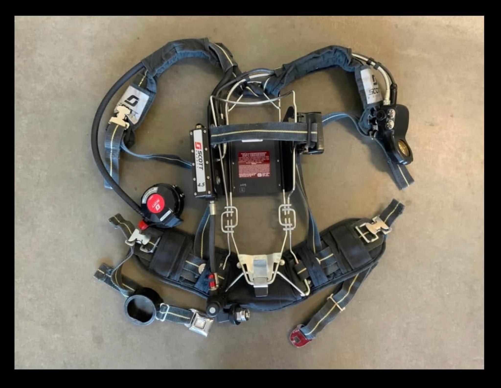 Scott 4.5 Wire Frame Air Pak SCBA - image 1