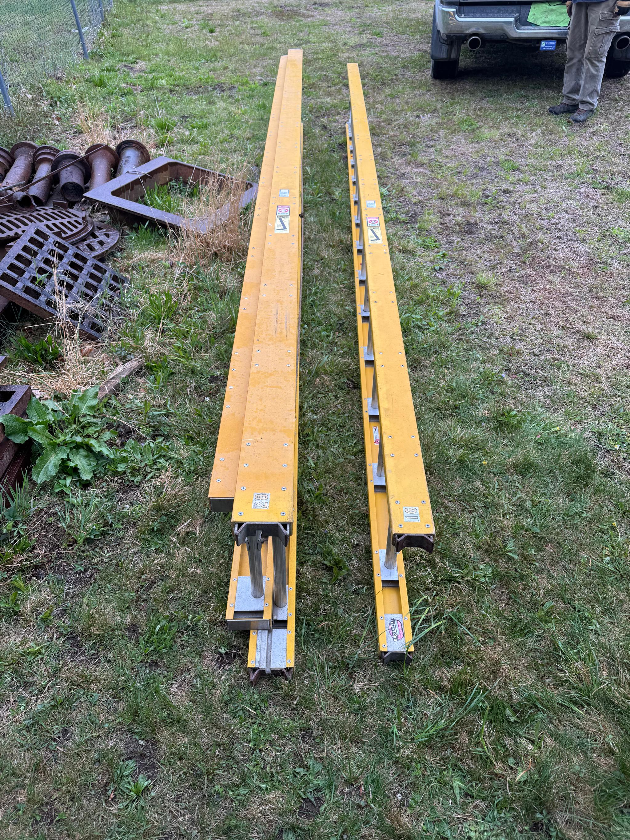 Fiberglass ladders - image 1
