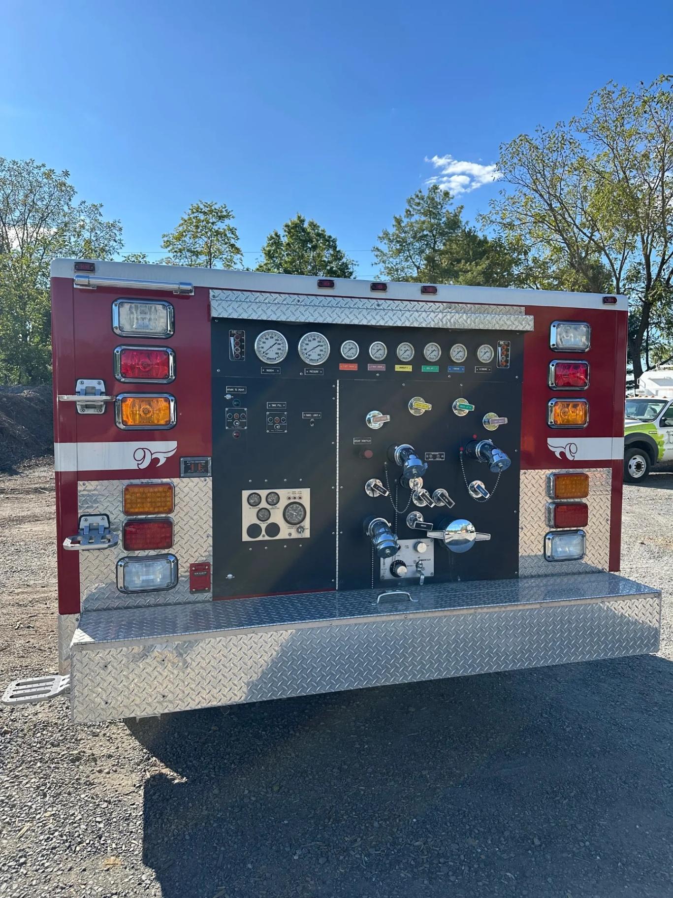 2003 Ford Brush Truck - image 9