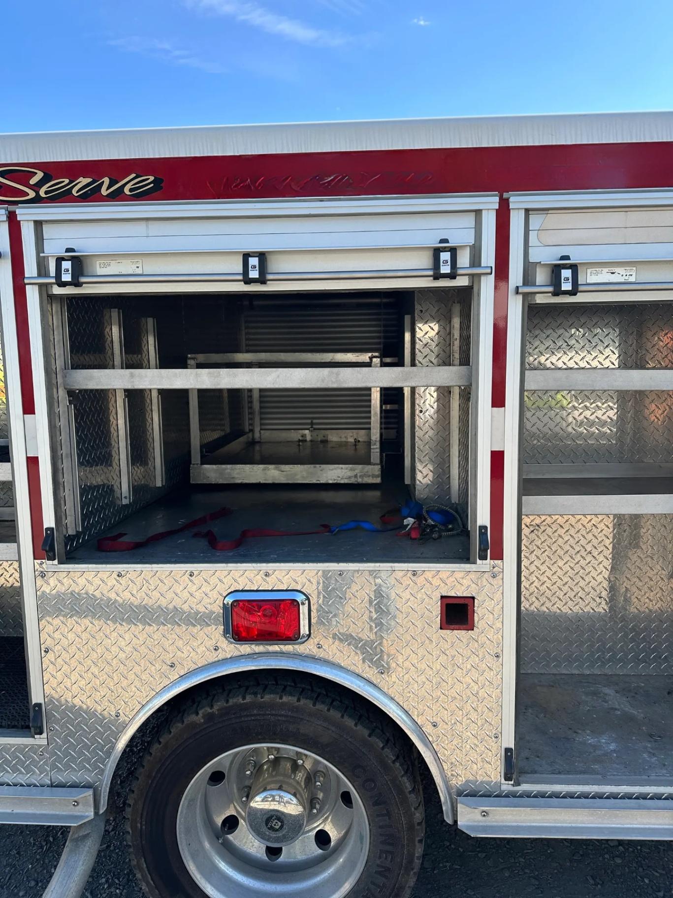 2003 Ford Brush Truck - image 8