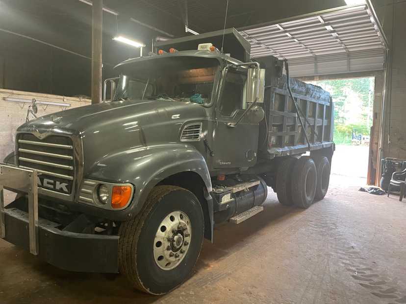 2007 Mack cv713 Dump Truck
