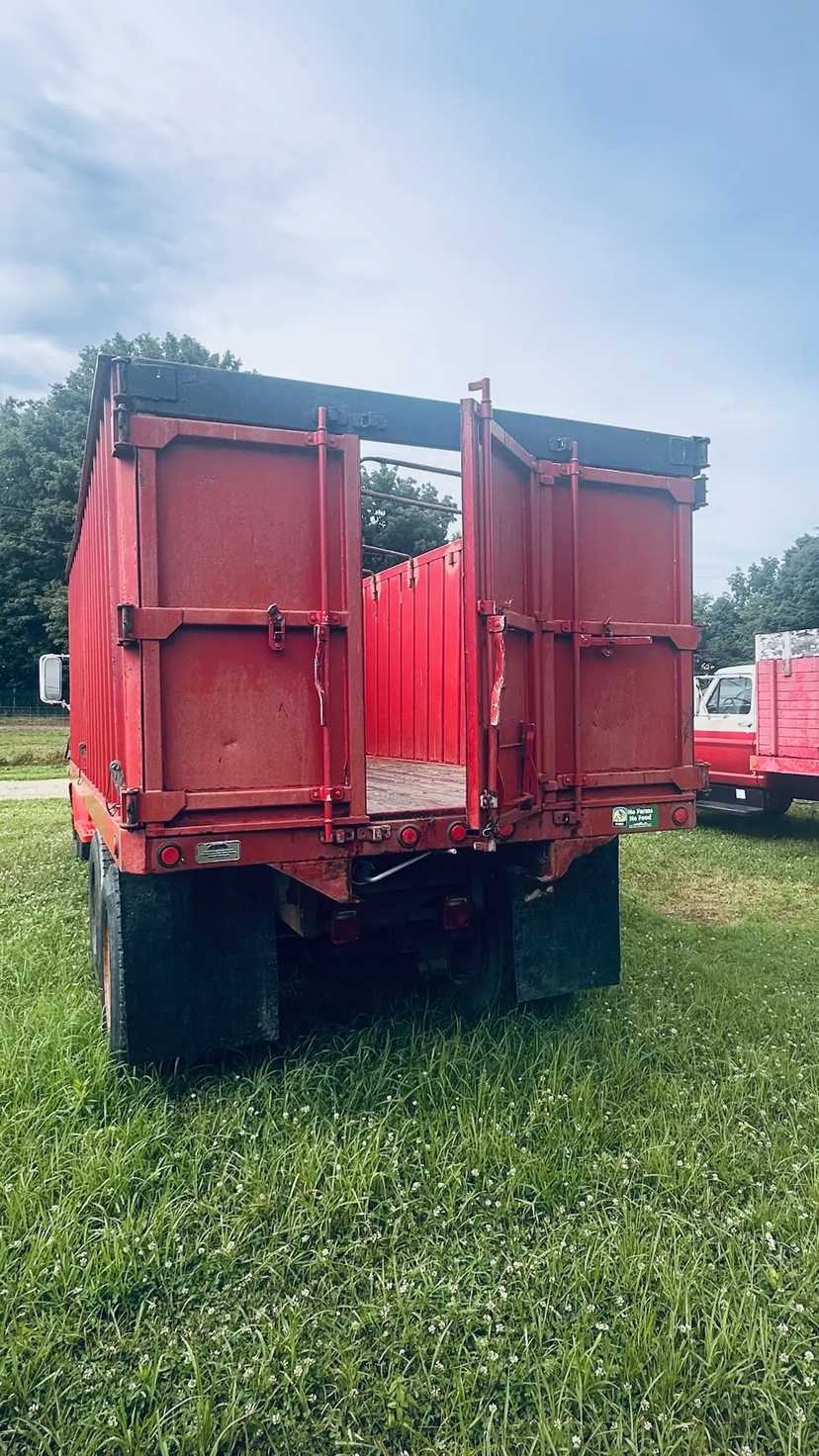 1973 GMC 6500 Dump Truck — photo 3