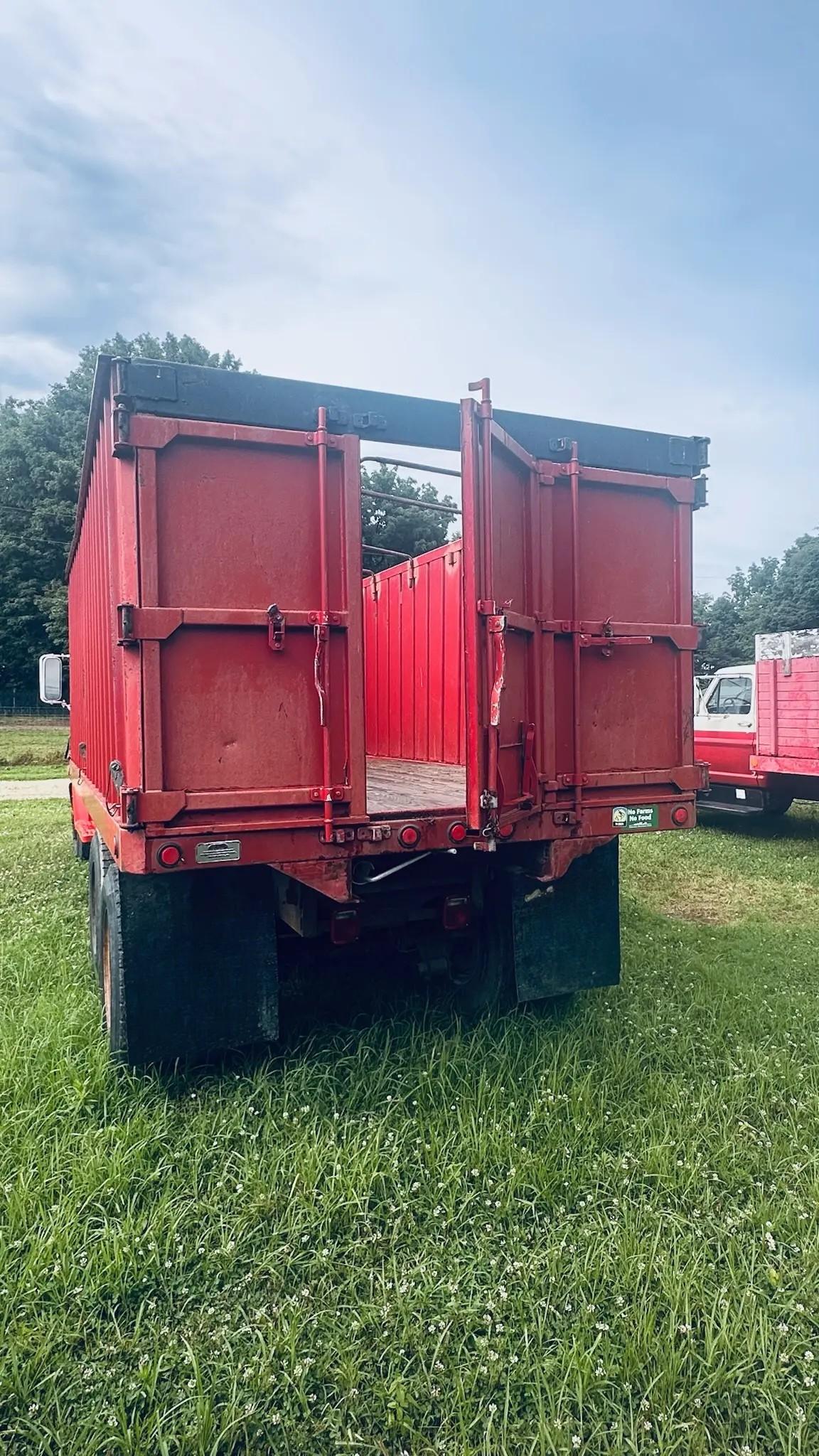 1973 GMC 6500 Dump Truck - image 3