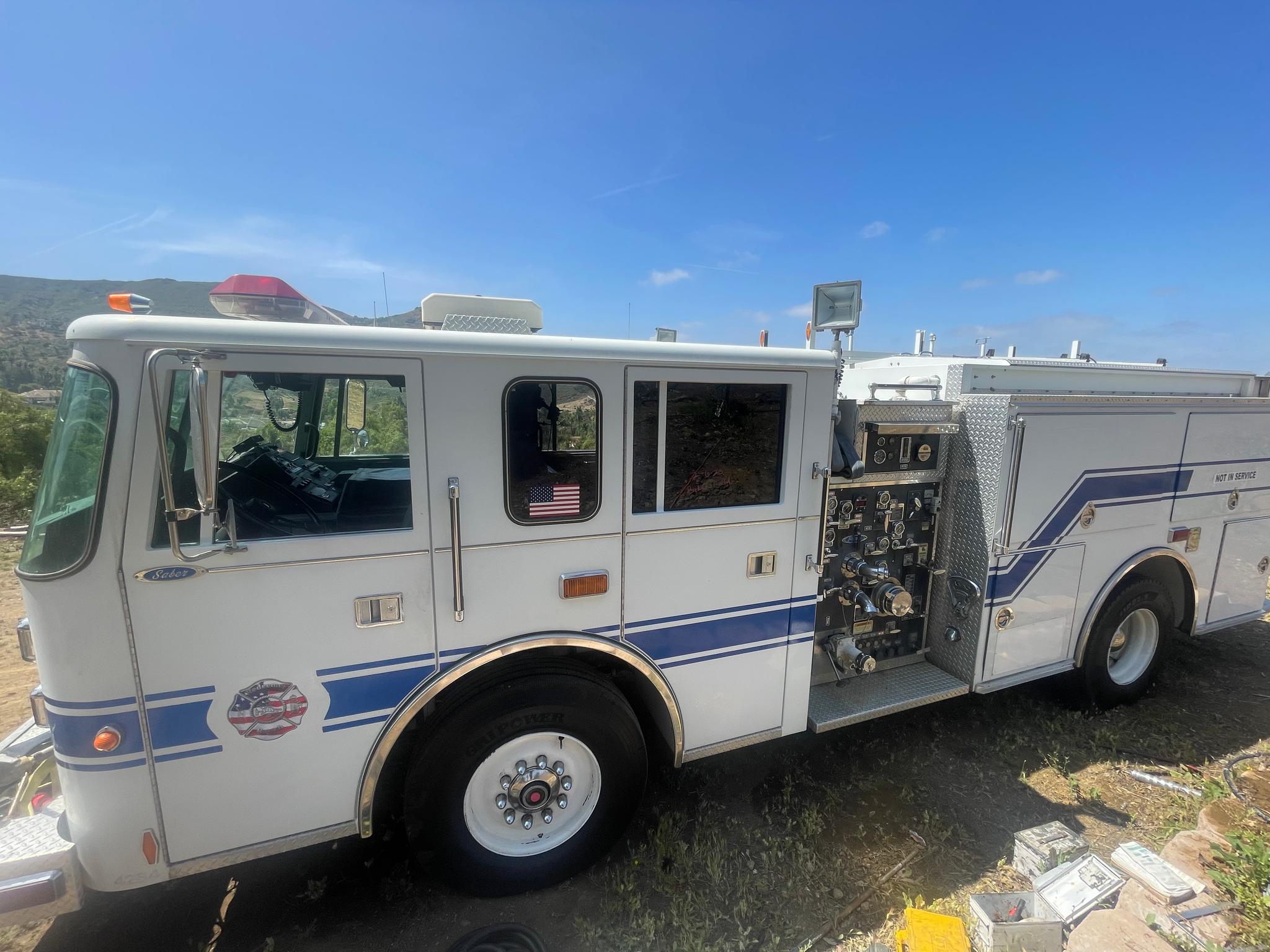 1998 Pierce Saber Fire Engine - image 3