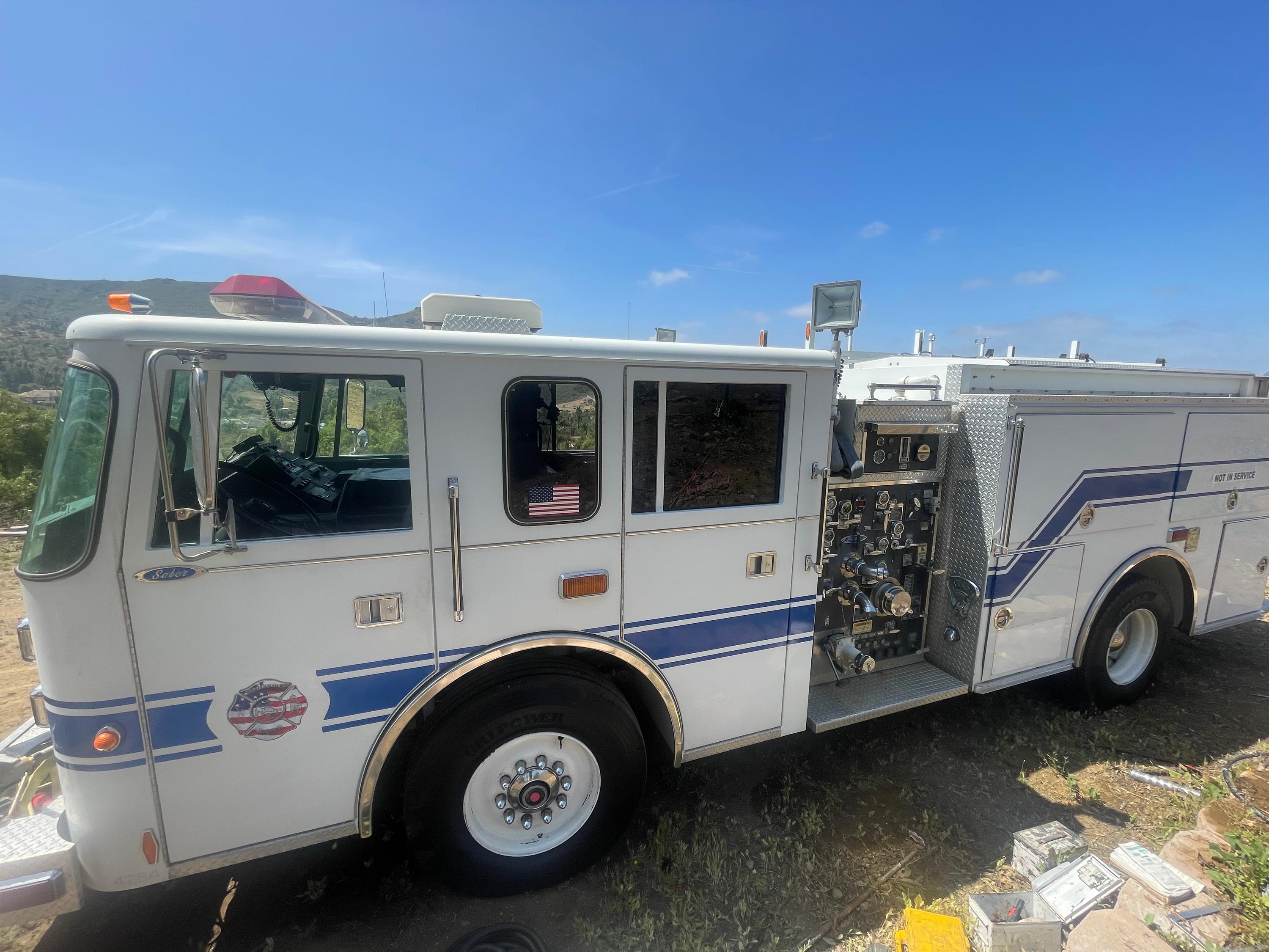 1998 Pierce Saber Fire Engine - image 3