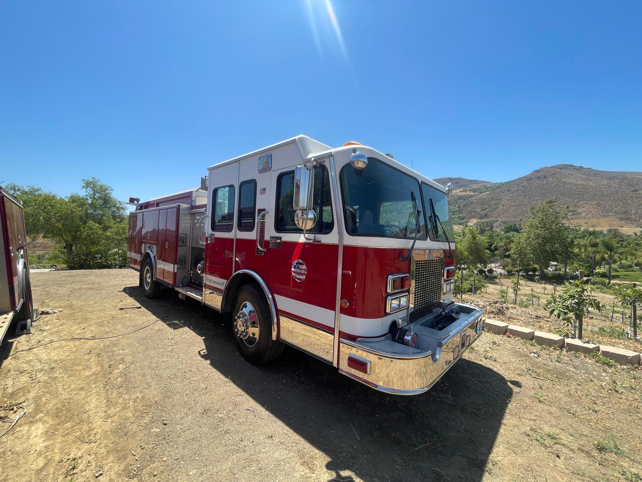 1998 Spartan Ferrara Fire Engine - image 2