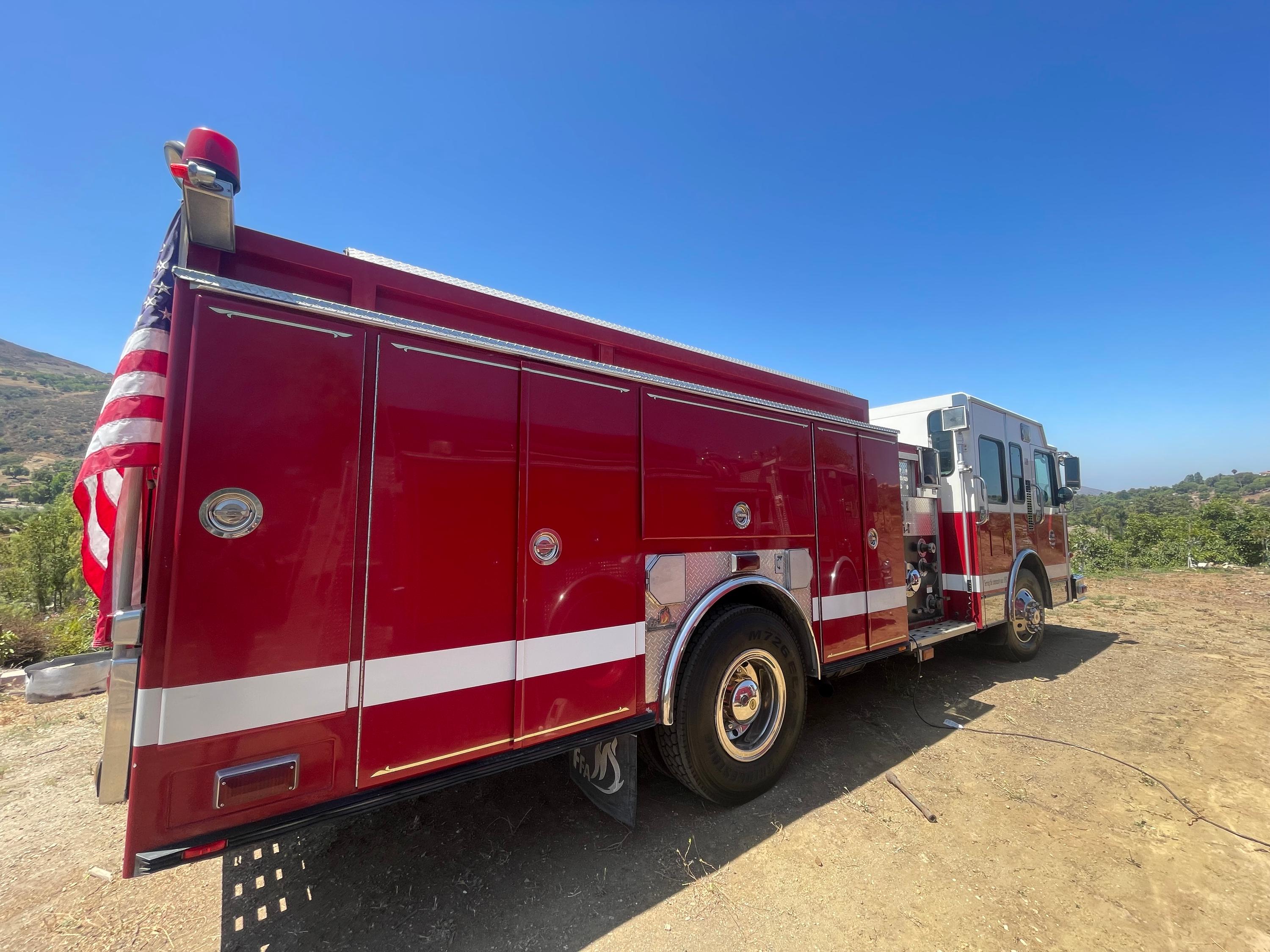 1998 Spartan Ferrara Fire Engine - image 5