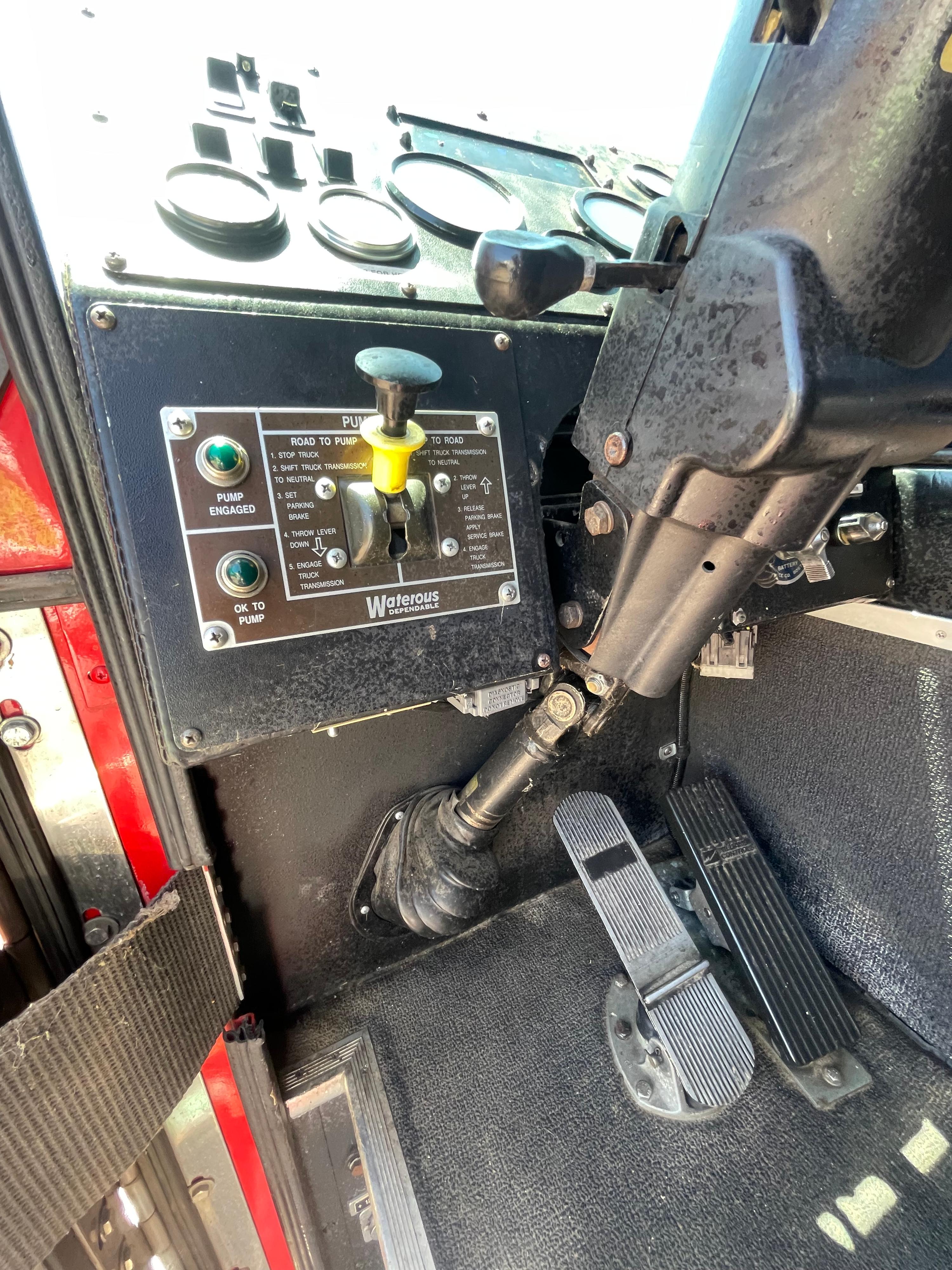 1998 HME Fire Engine - image 11