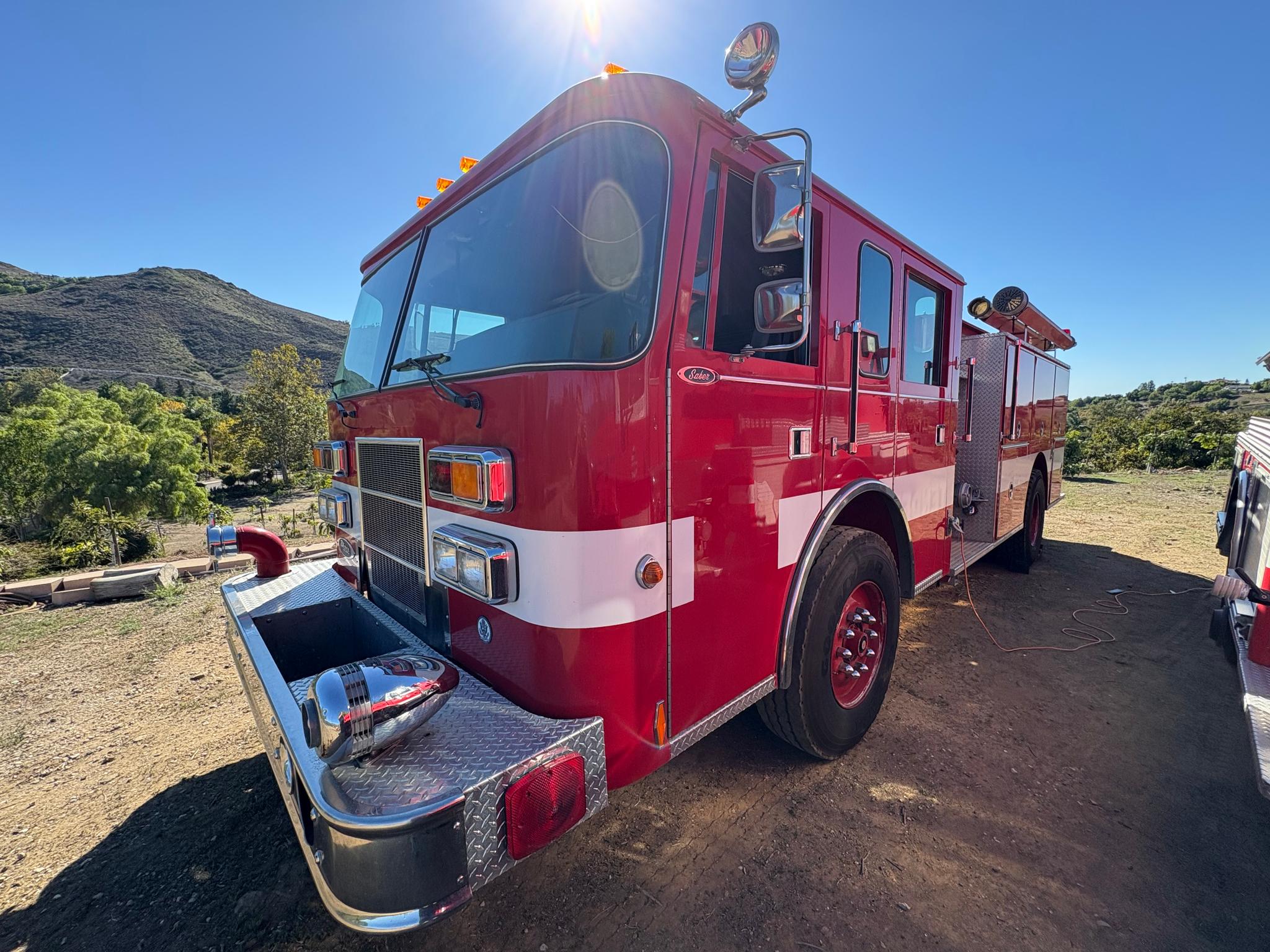 1995 Pierce Saber - LOW MILES Pumper - image 1