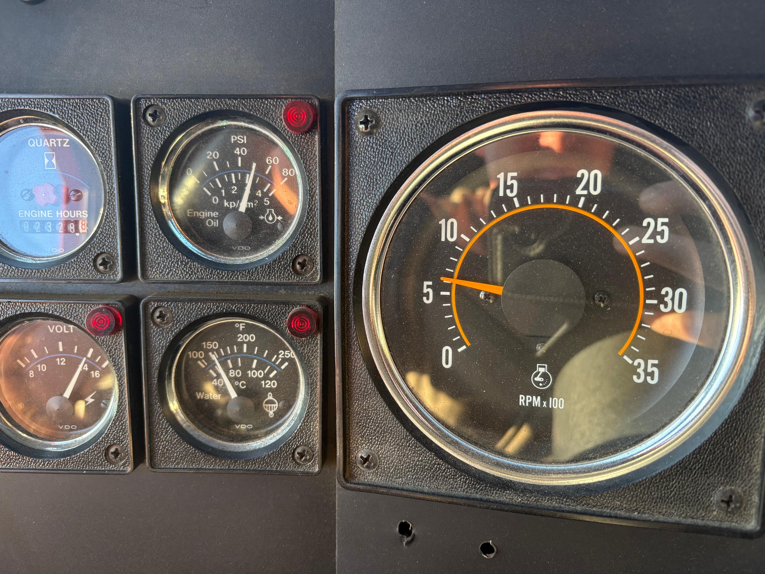 1995 Pierce Saber - LOW MILES Pumper - image 17