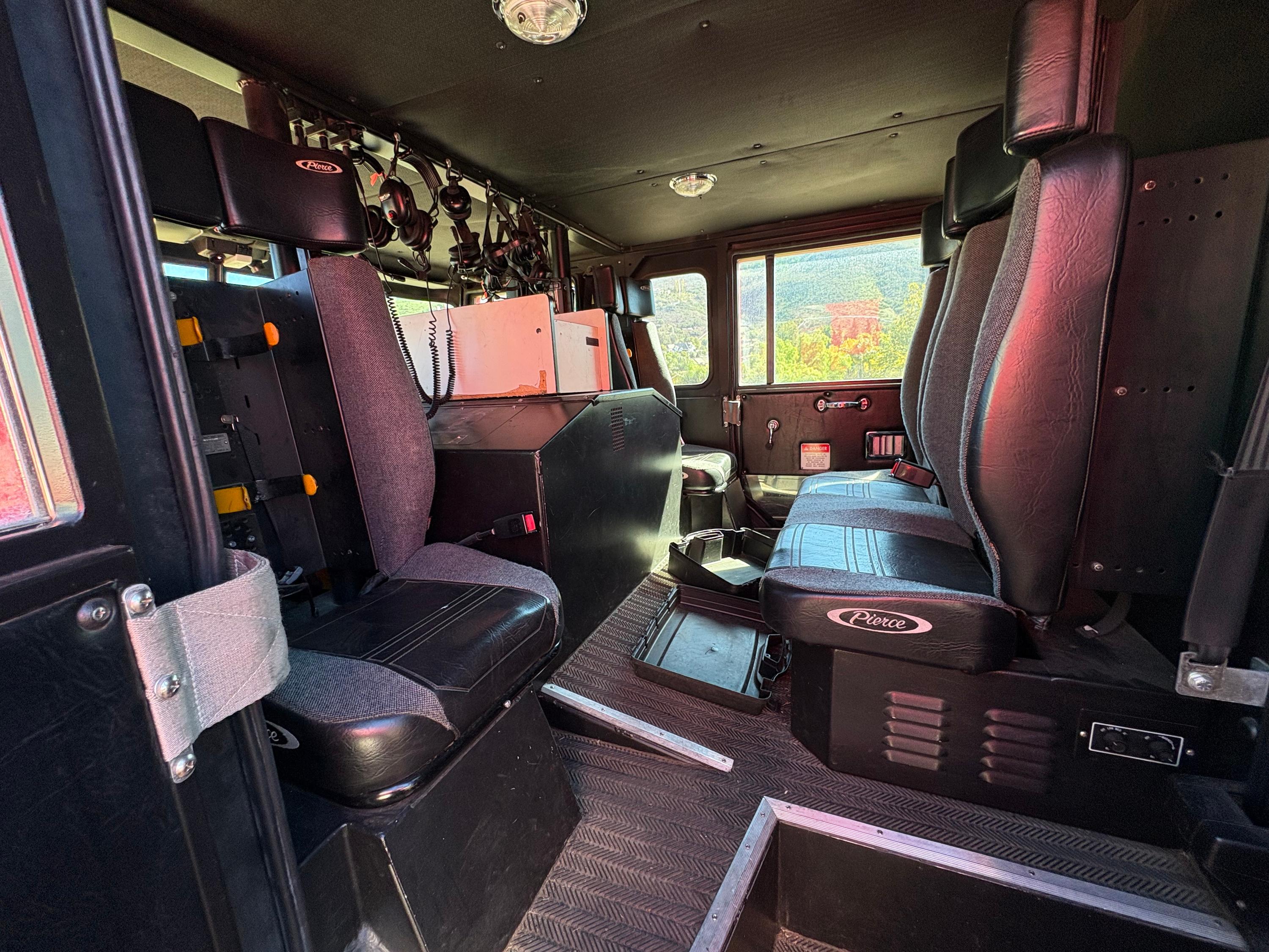 1995 Pierce Saber - LOW MILES Pumper - image 10