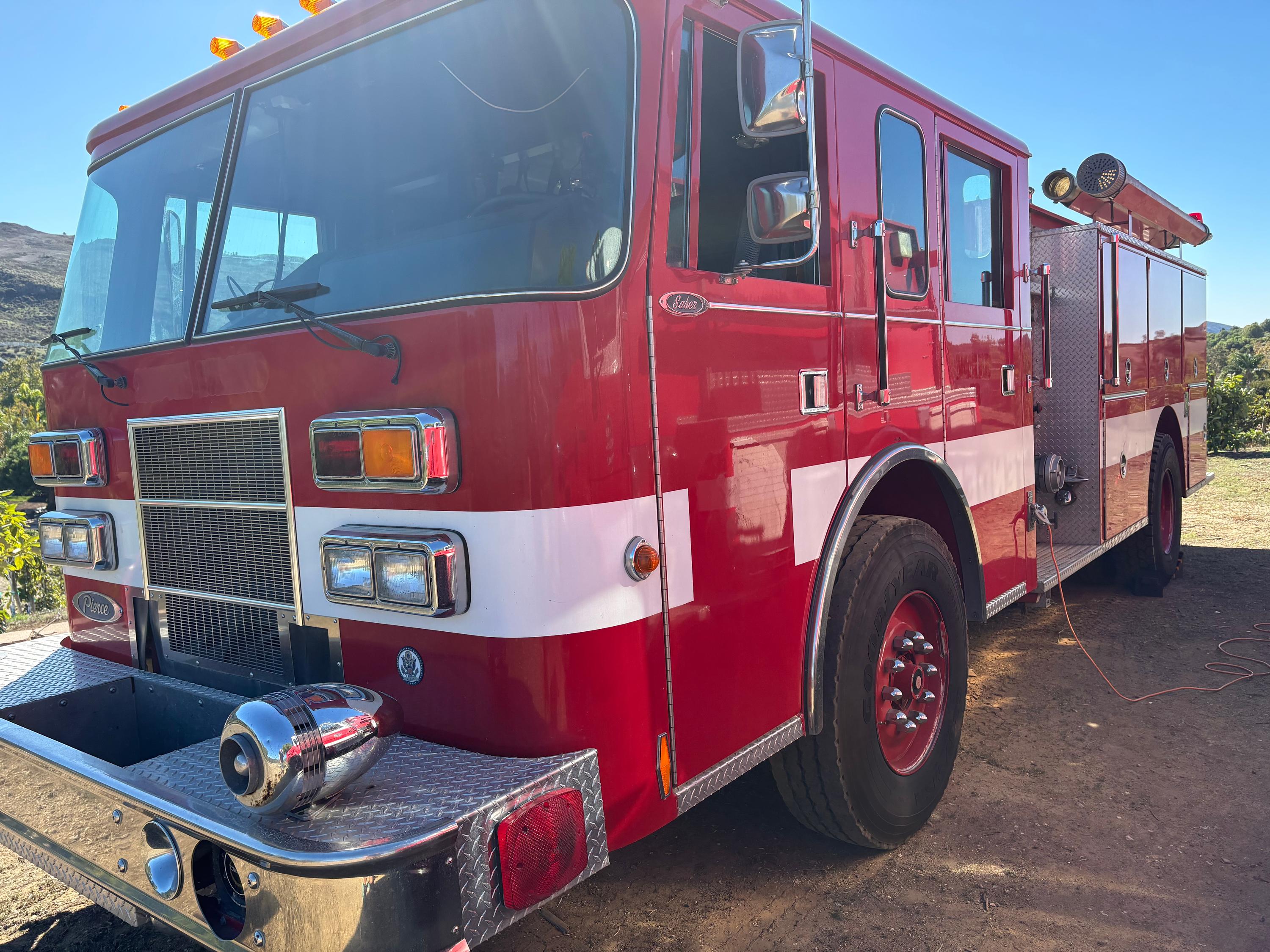 1995 Pierce Saber - LOW MILES Pumper - image 14