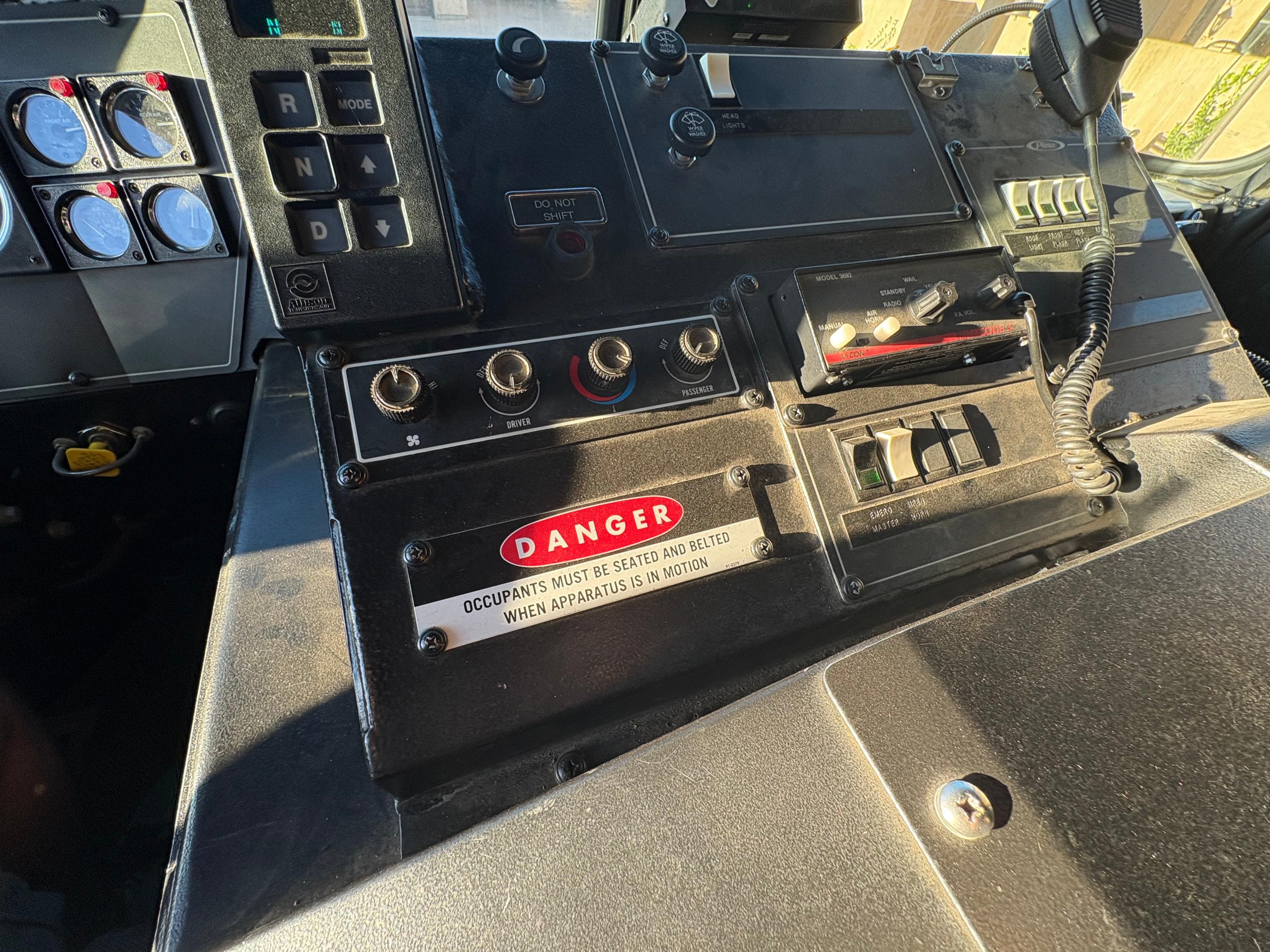 1995 Pierce Saber - LOW MILES Pumper - image 19
