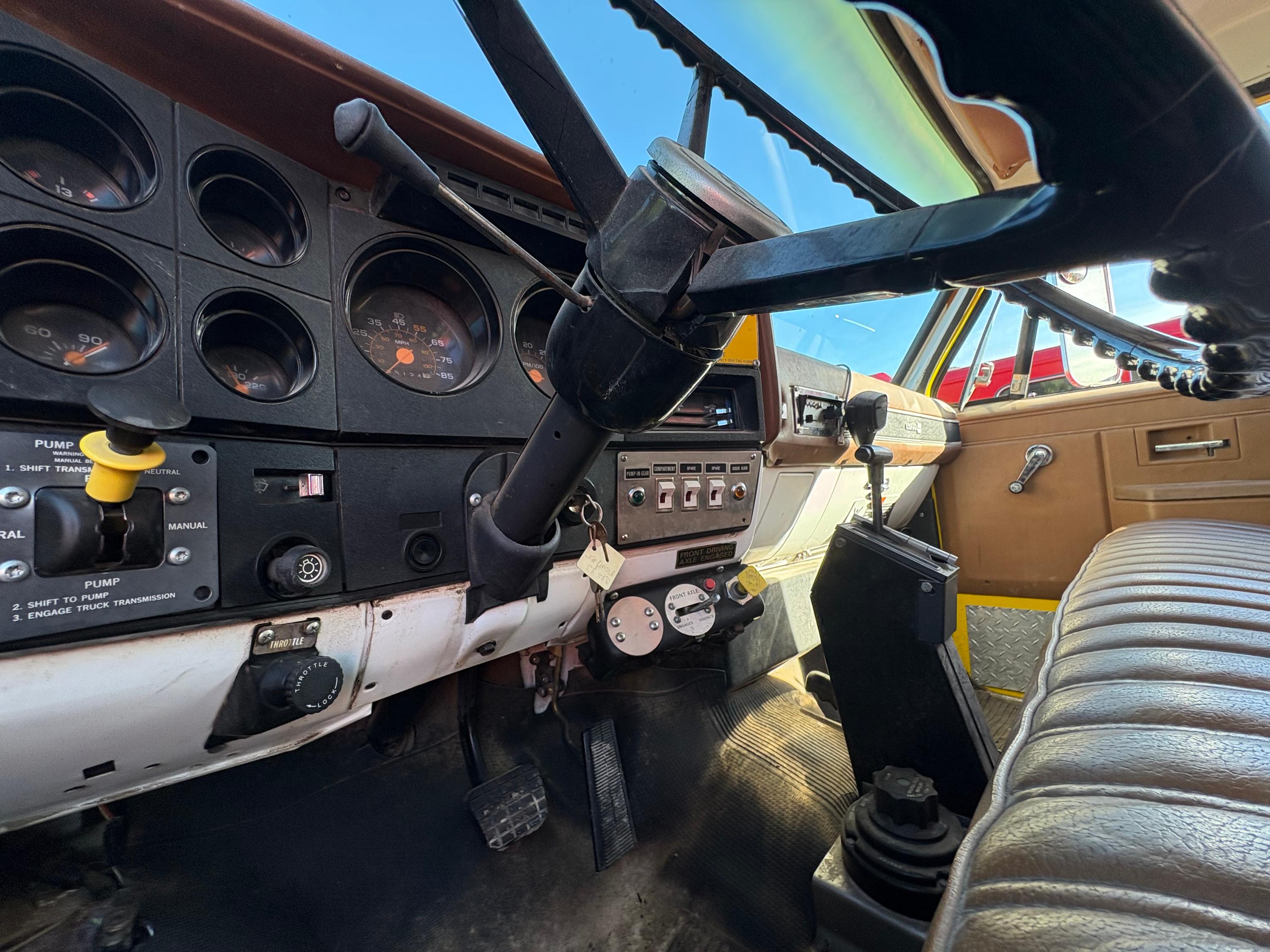 1989 E-One GMC 4x4 Tanker - image 7