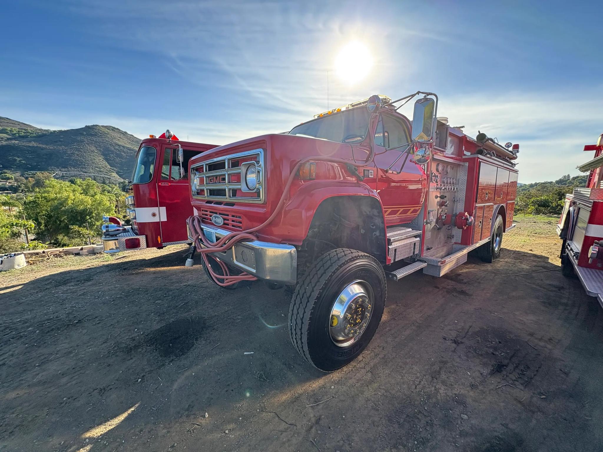 1989 E-One GMC 4x4 Tanker - image 1