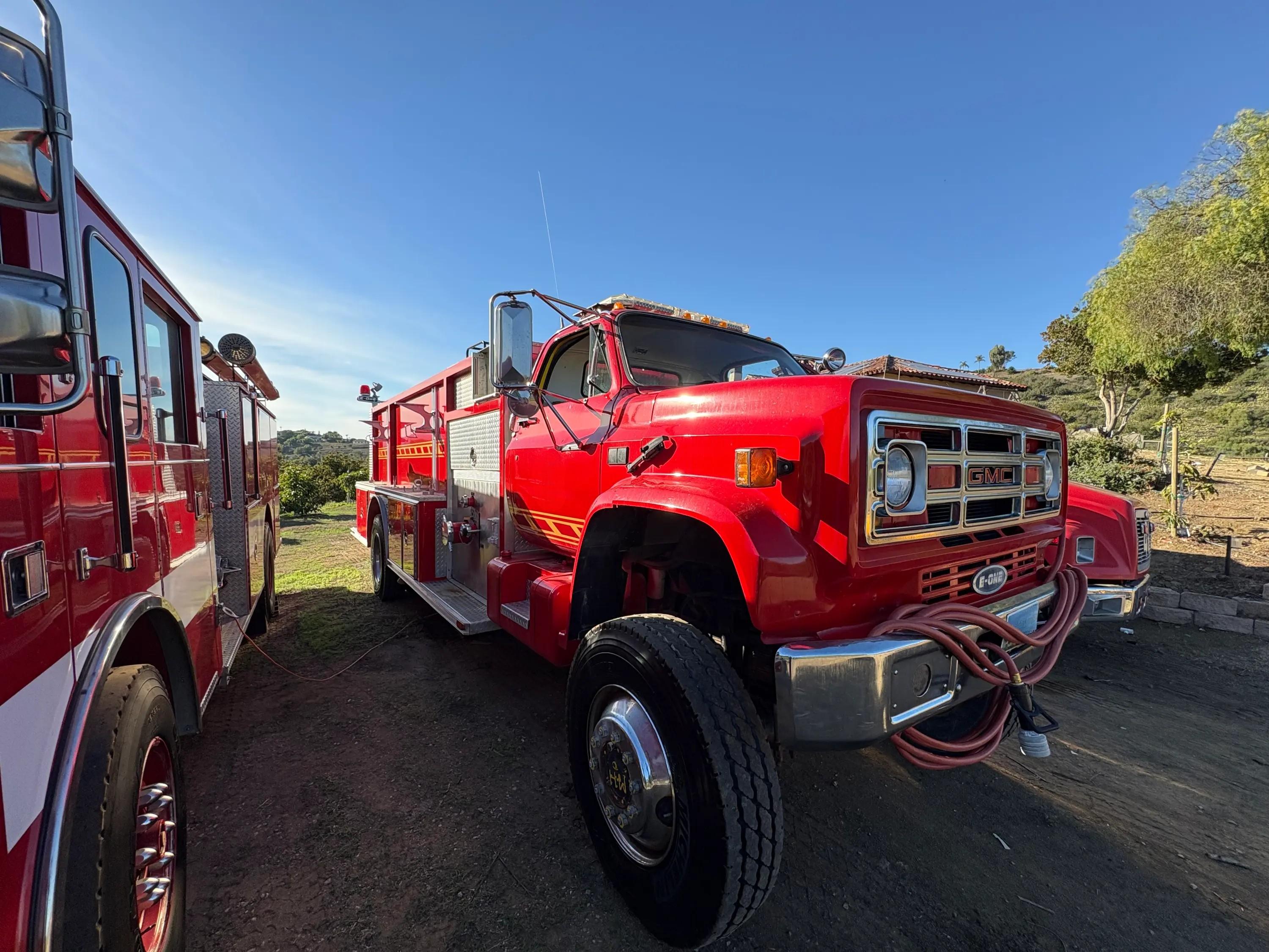 1989 E-One GMC 4x4 Tanker - image 5