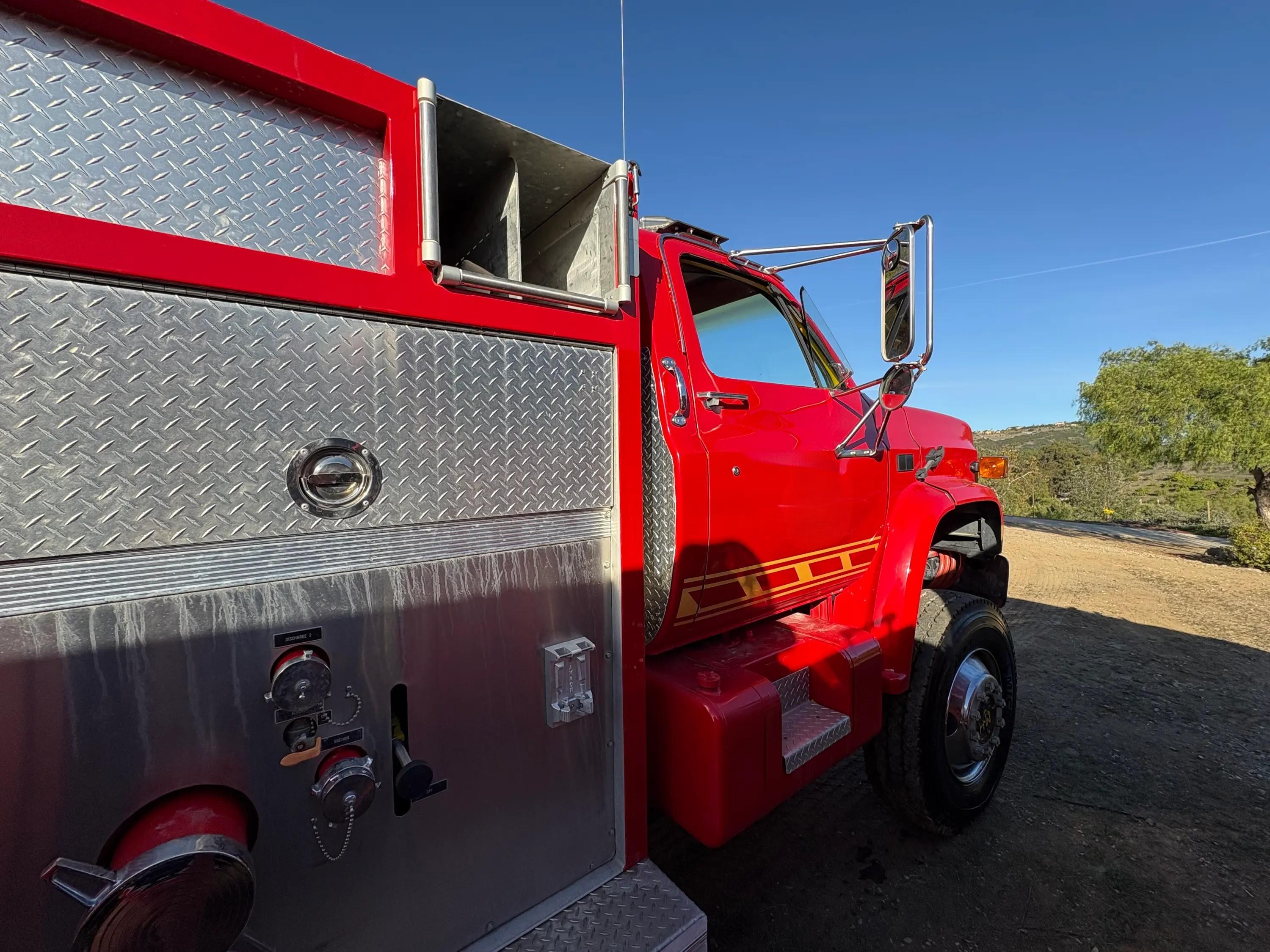1989 E-One GMC 4x4 Tanker - image 11