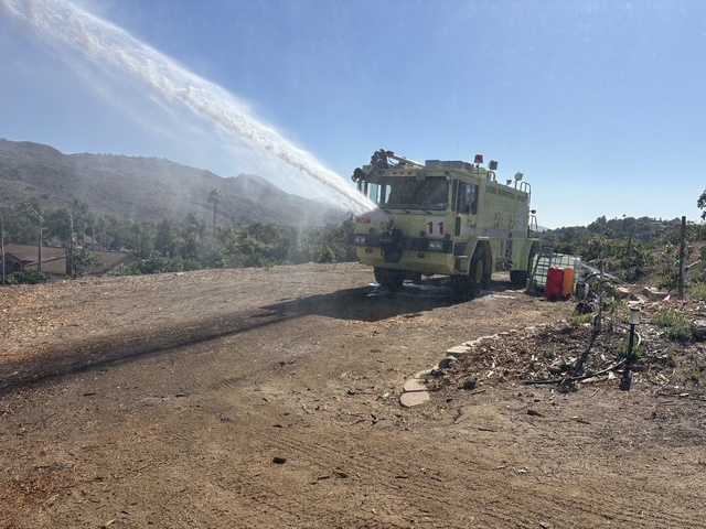 1988 Oshkosh T-1500 4x4 Pumper Tanker — photo 2