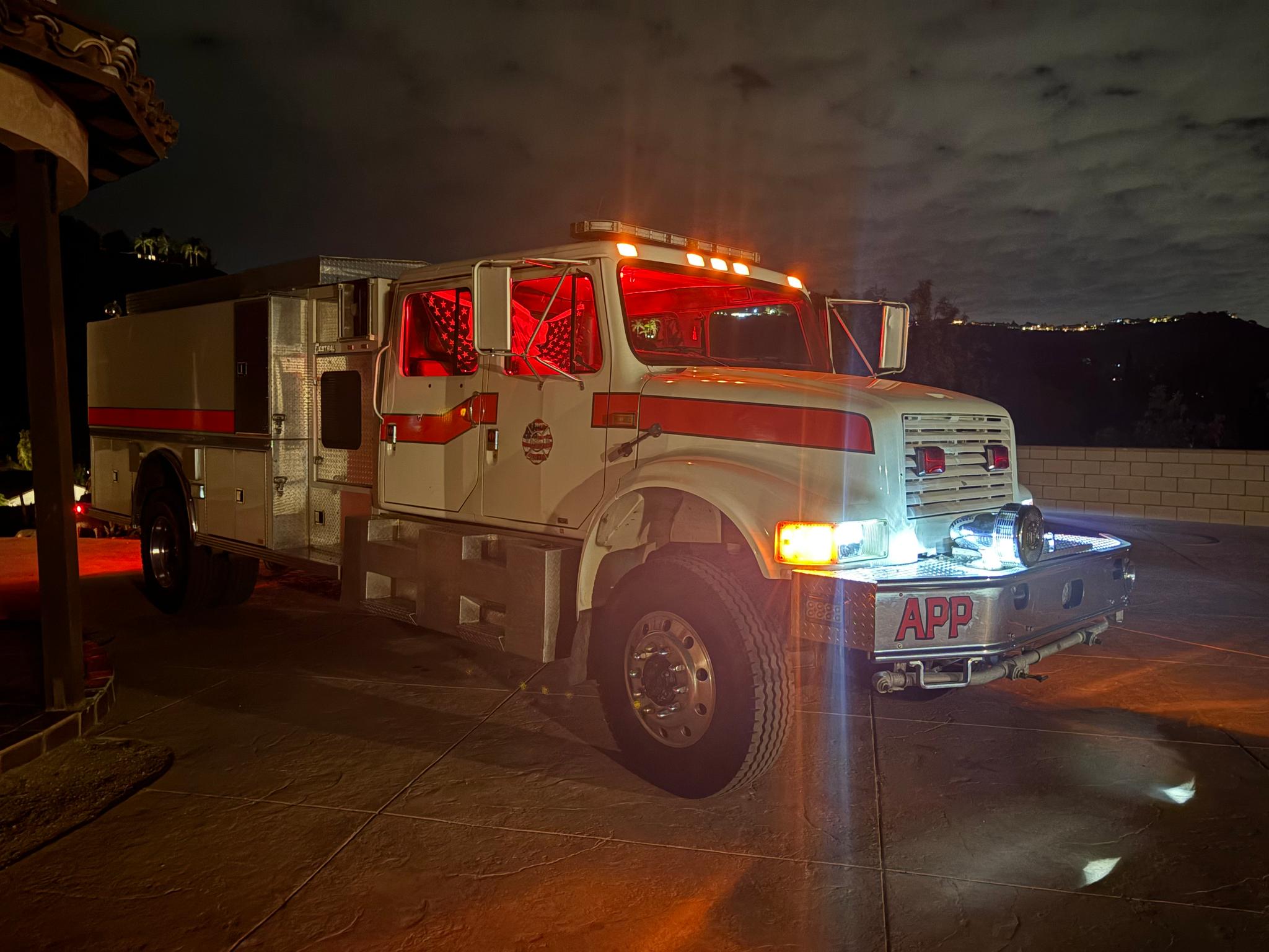 1990 Central States International 4x4 Pumper Tanker - image 2