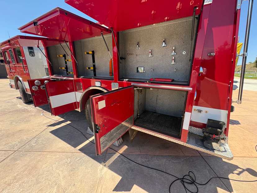 1995 Pierce Saber Pumper — photo 5