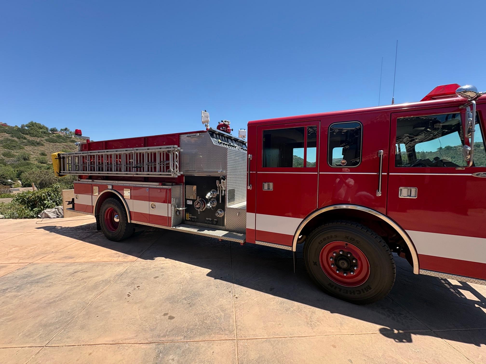 1995 Pierce Saber Pumper - image 3
