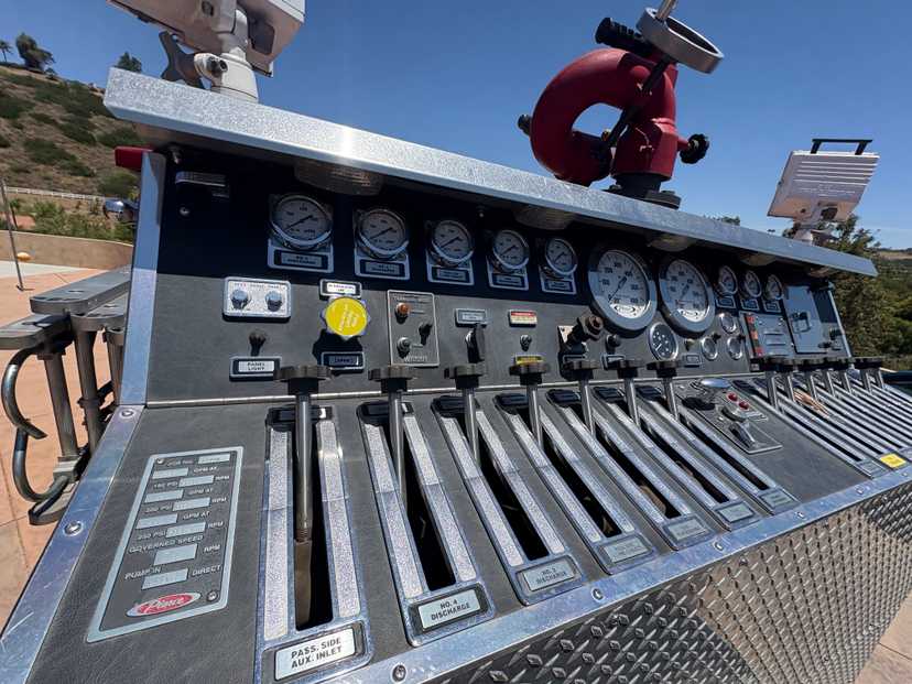 1995 Pierce Saber Pumper — photo 7