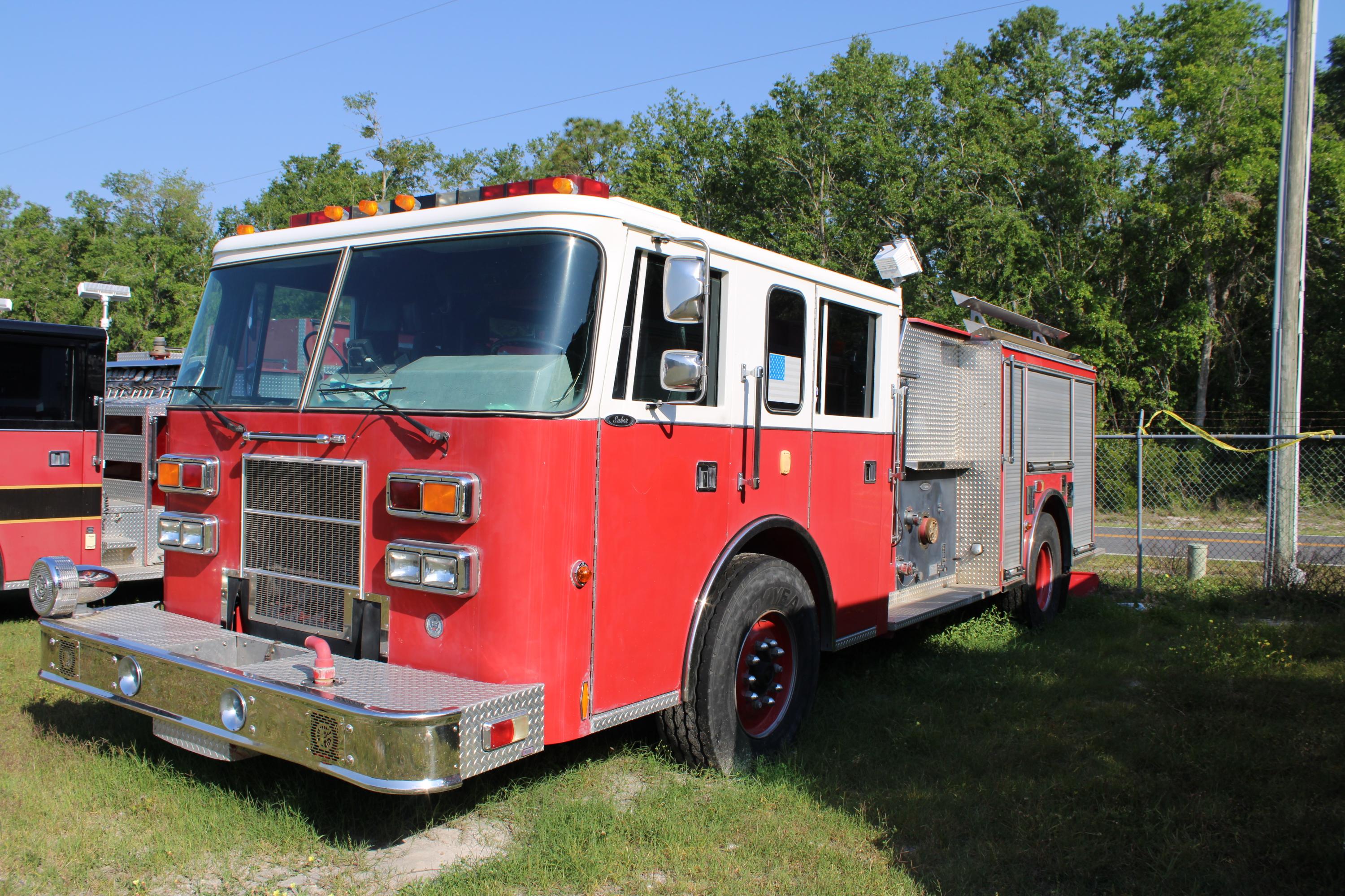 1994 Pierce Saber Pumper - image 1