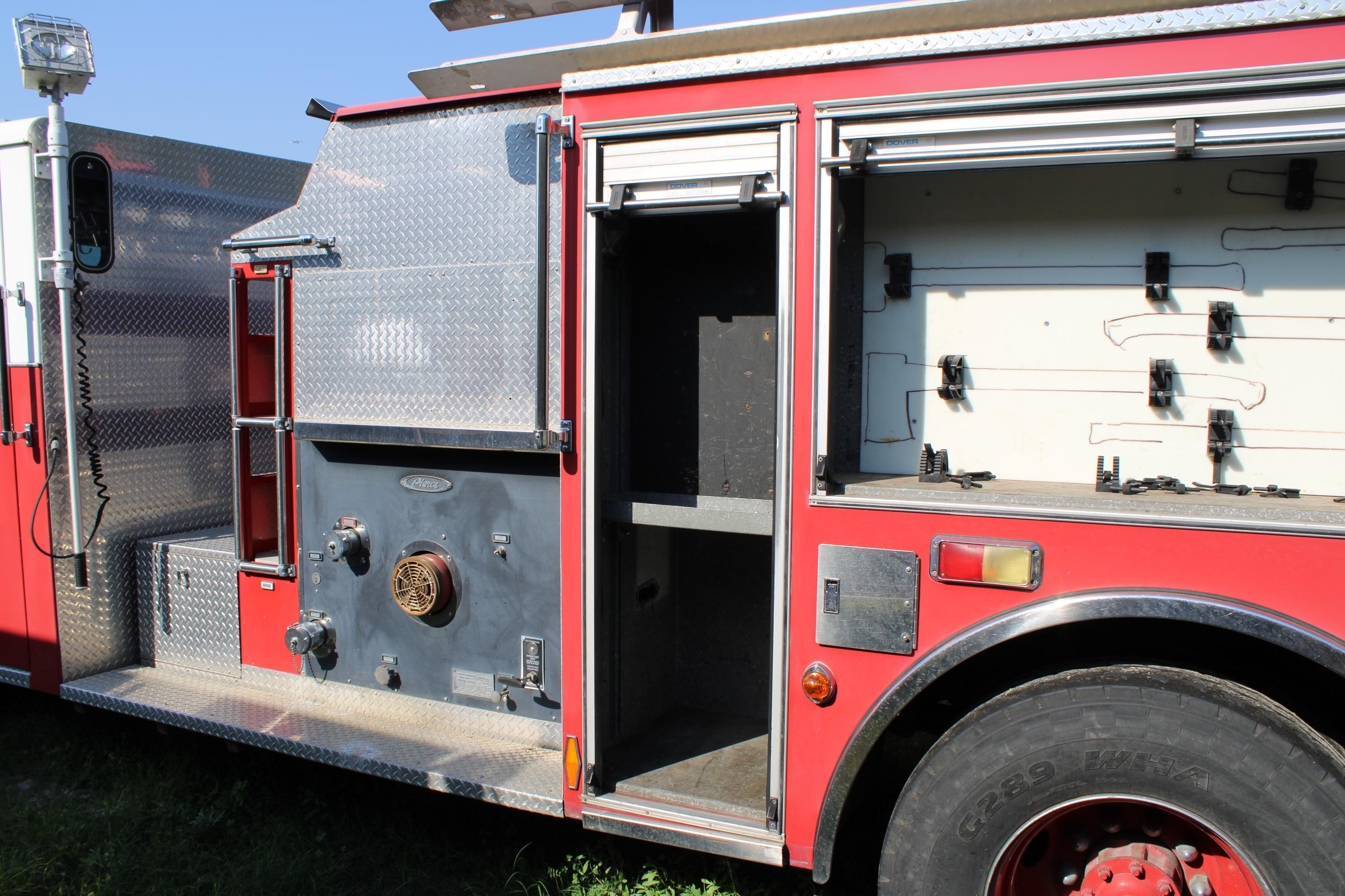 1994 Pierce Saber Pumper - image 8