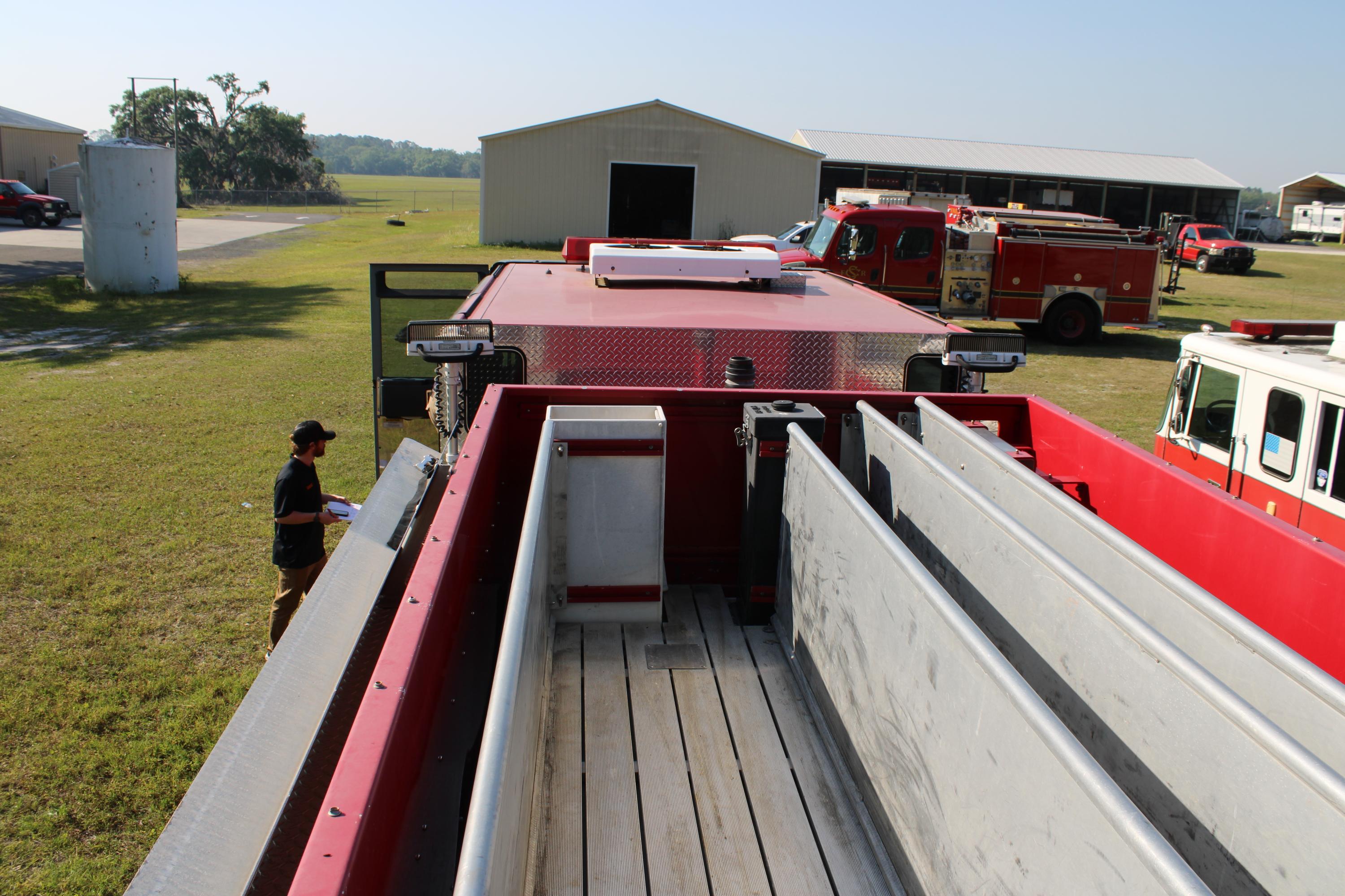 1994 Pierce Saber Pumper - image 12