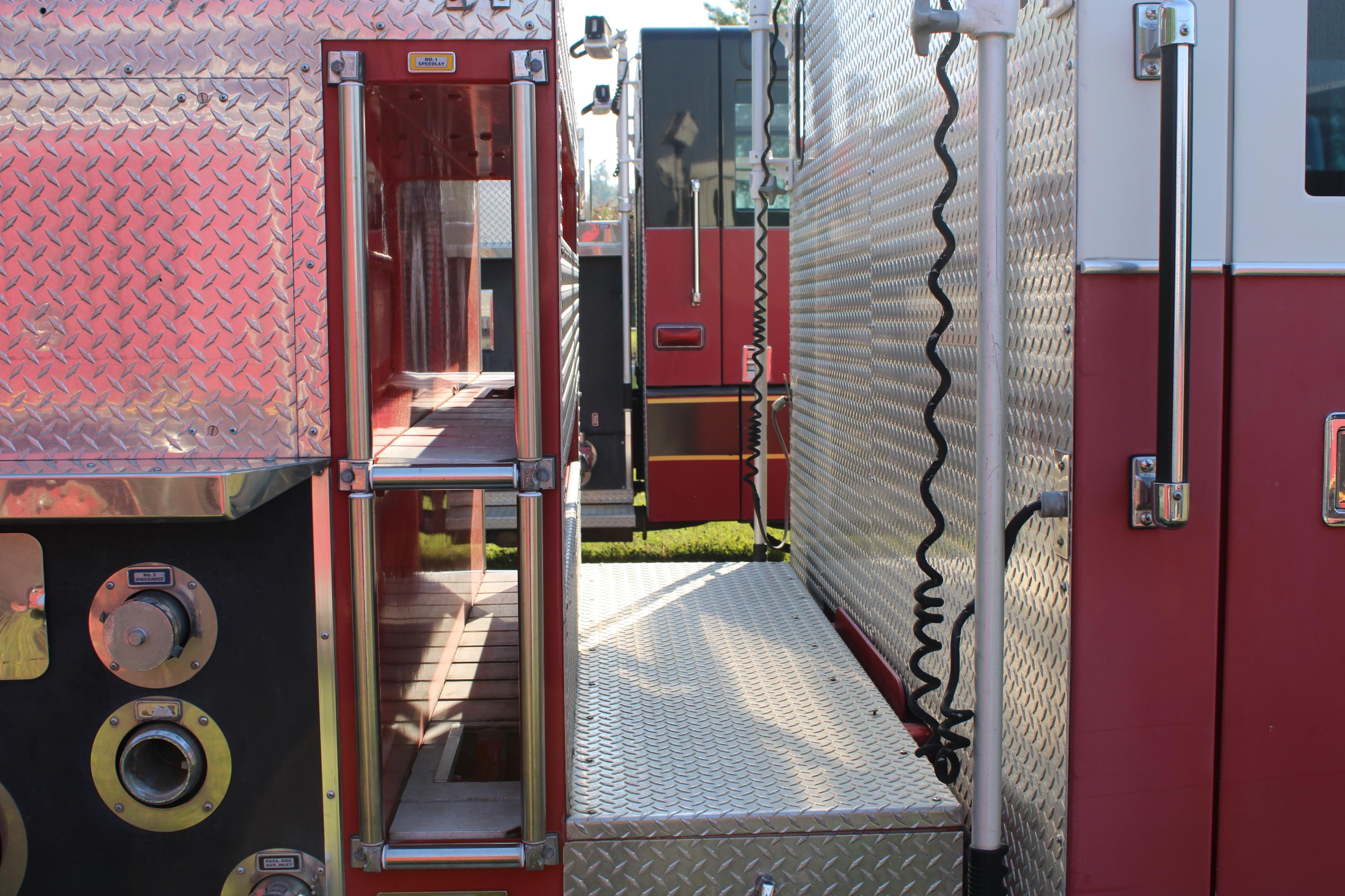 1994 Pierce Saber Pumper - image 21