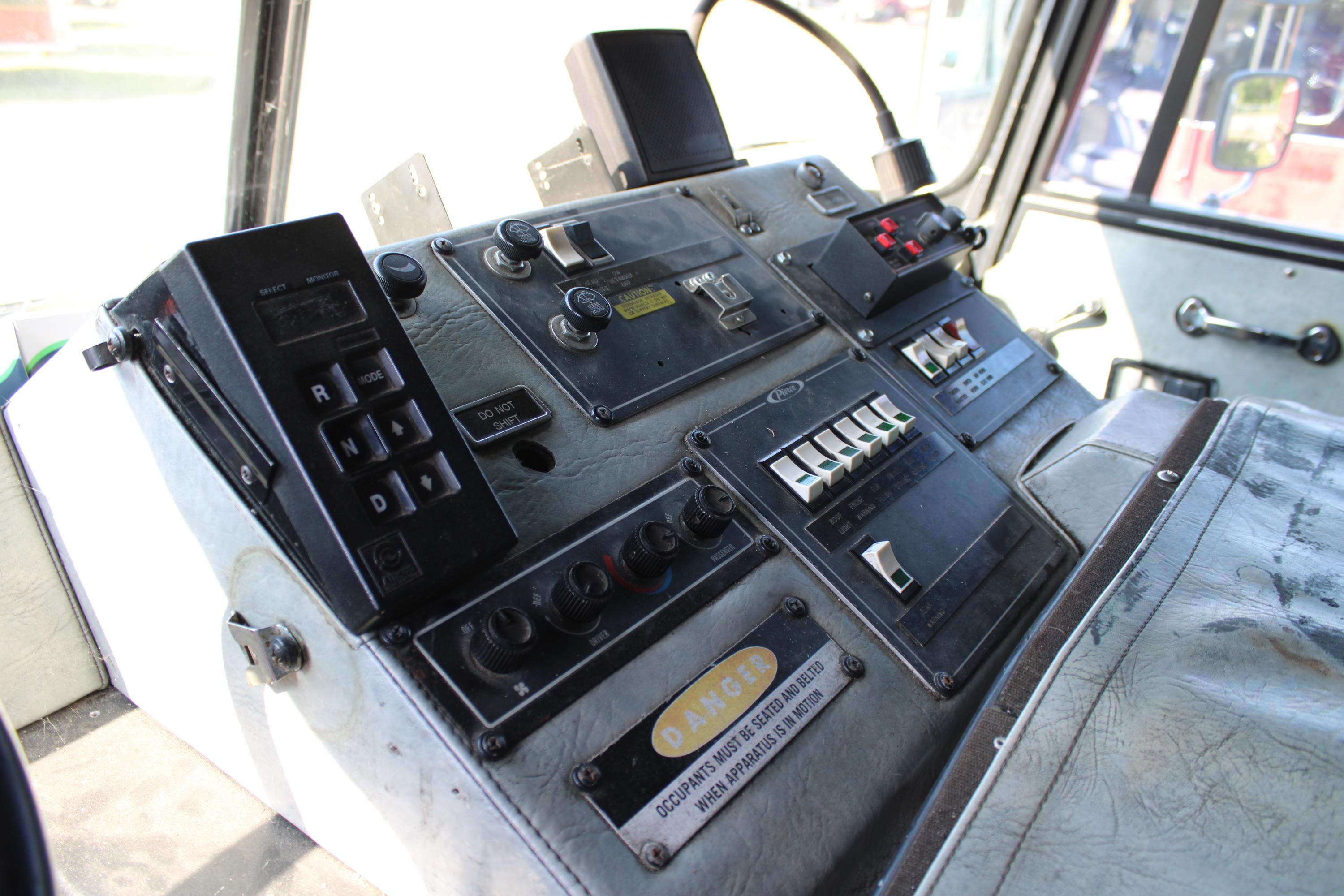 1994 Pierce Saber Pumper - image 32